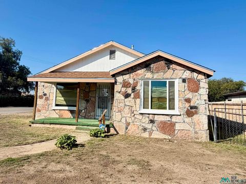 Homes For Sale - 122 Stanton Avenue<br/> Chaves County, Roswell, NM 88203