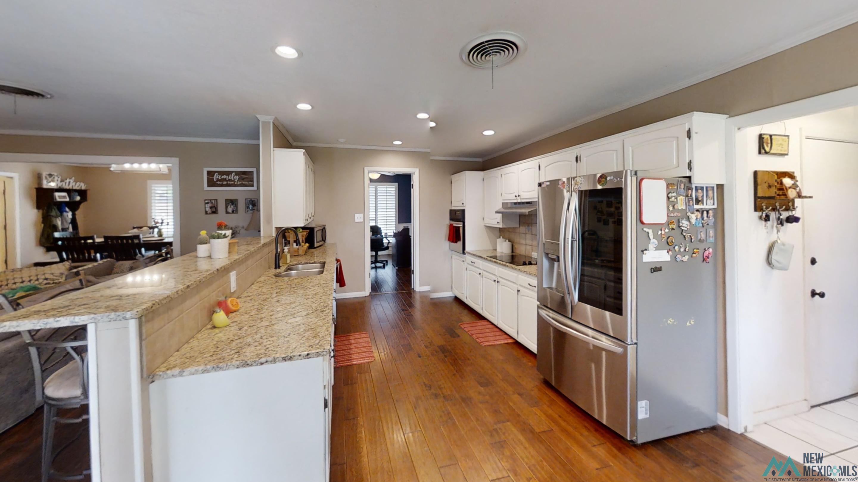 1808 Avondale Boulevard, Clovis, Texas image 2