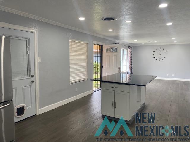 725 W Iron Avenue, Hobbs, Texas image 3