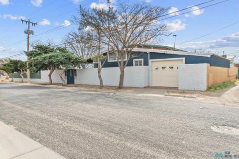 Homes For Sale - 500 S Ave A Avenue<br/> Portales, NM 88130