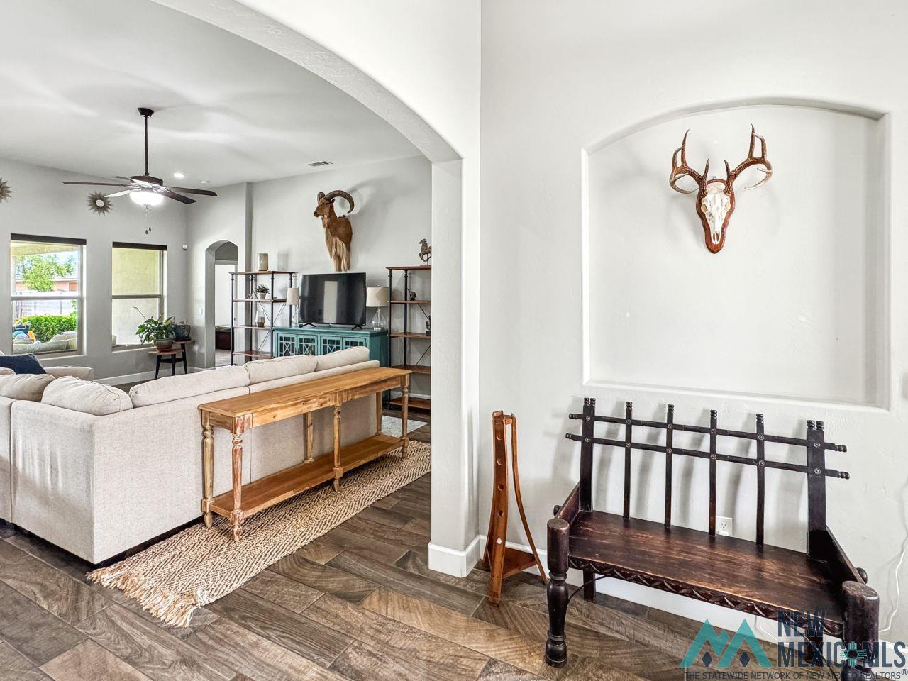 406 Plantation Court, Carlsbad, Texas image 8