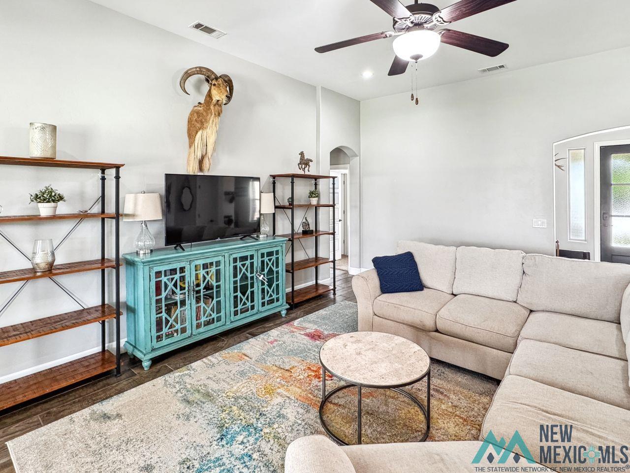 406 Plantation Court, Carlsbad, Texas image 11