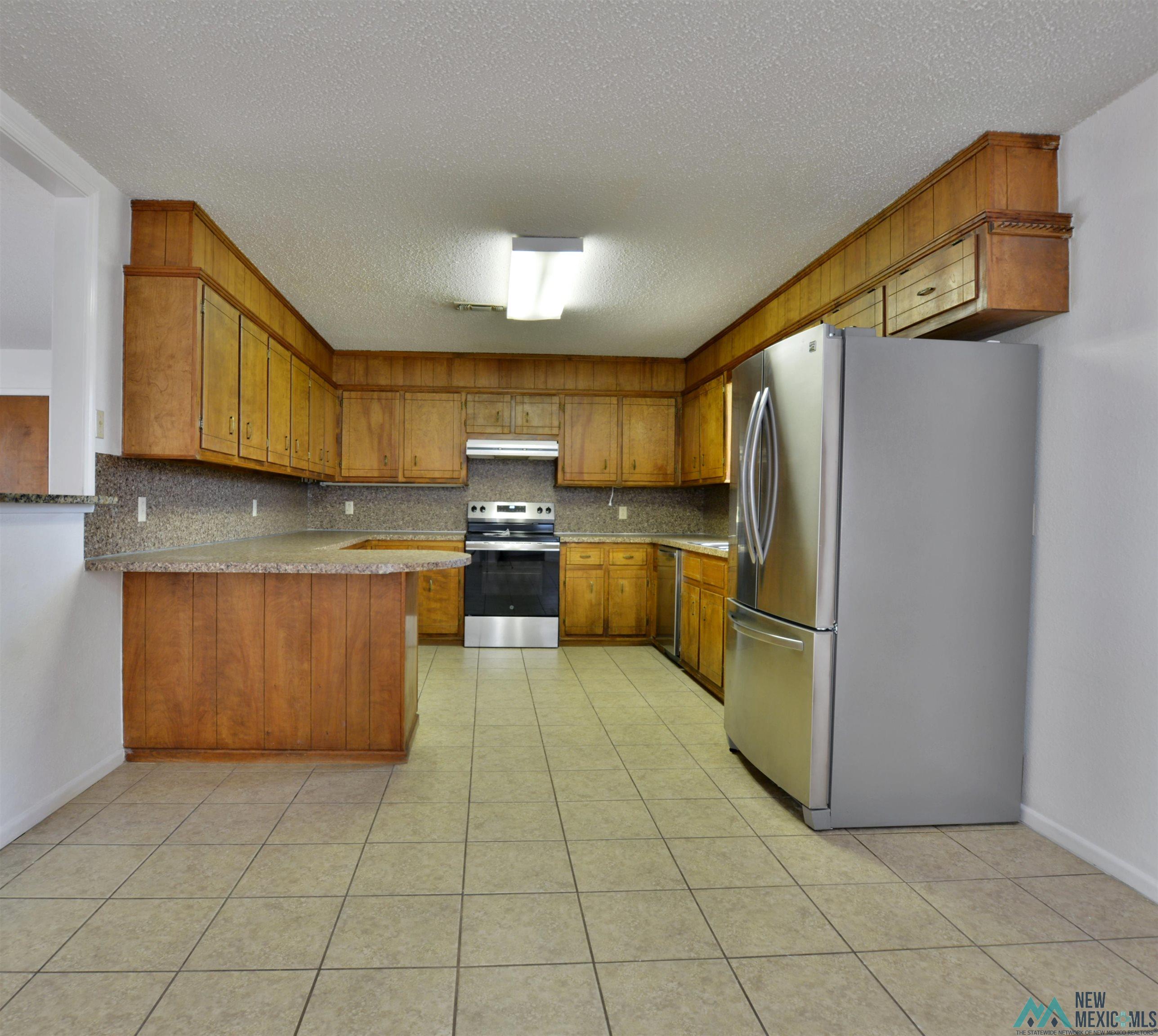 1909 S Main Place, Portales, New Mexico image 6