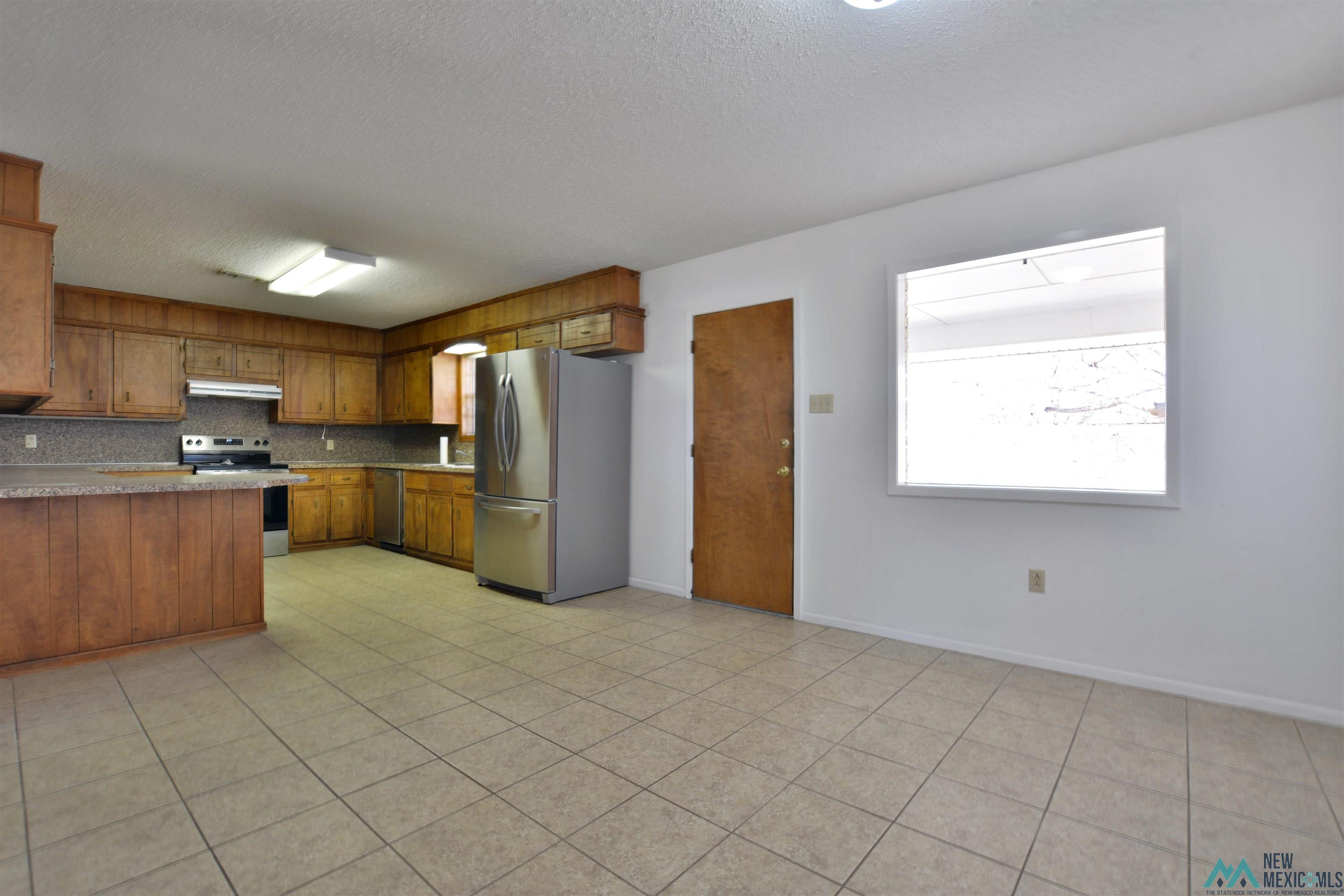 1909 S Main Place, Portales, New Mexico image 11