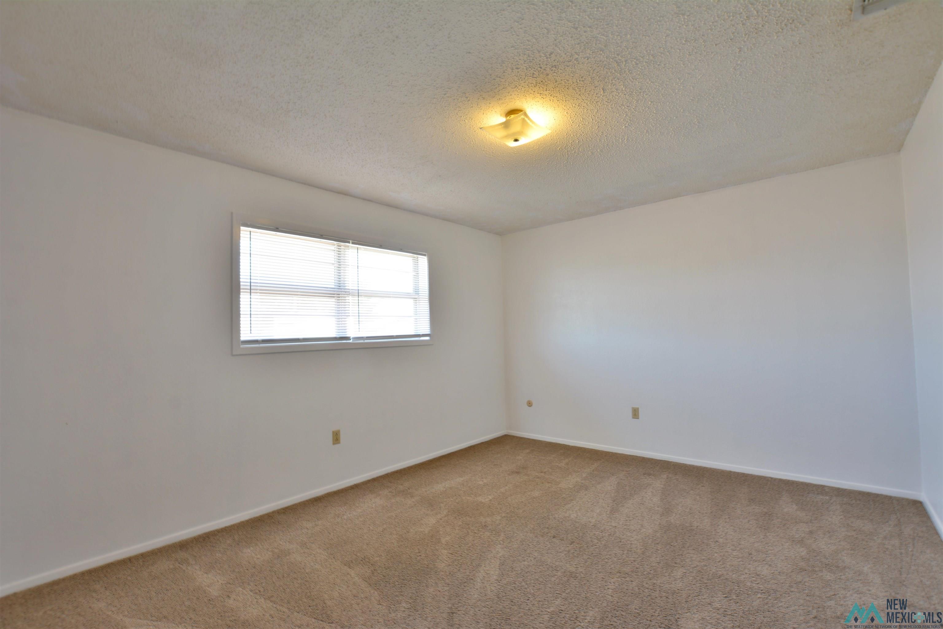 1909 S Main Place, Portales, New Mexico image 13
