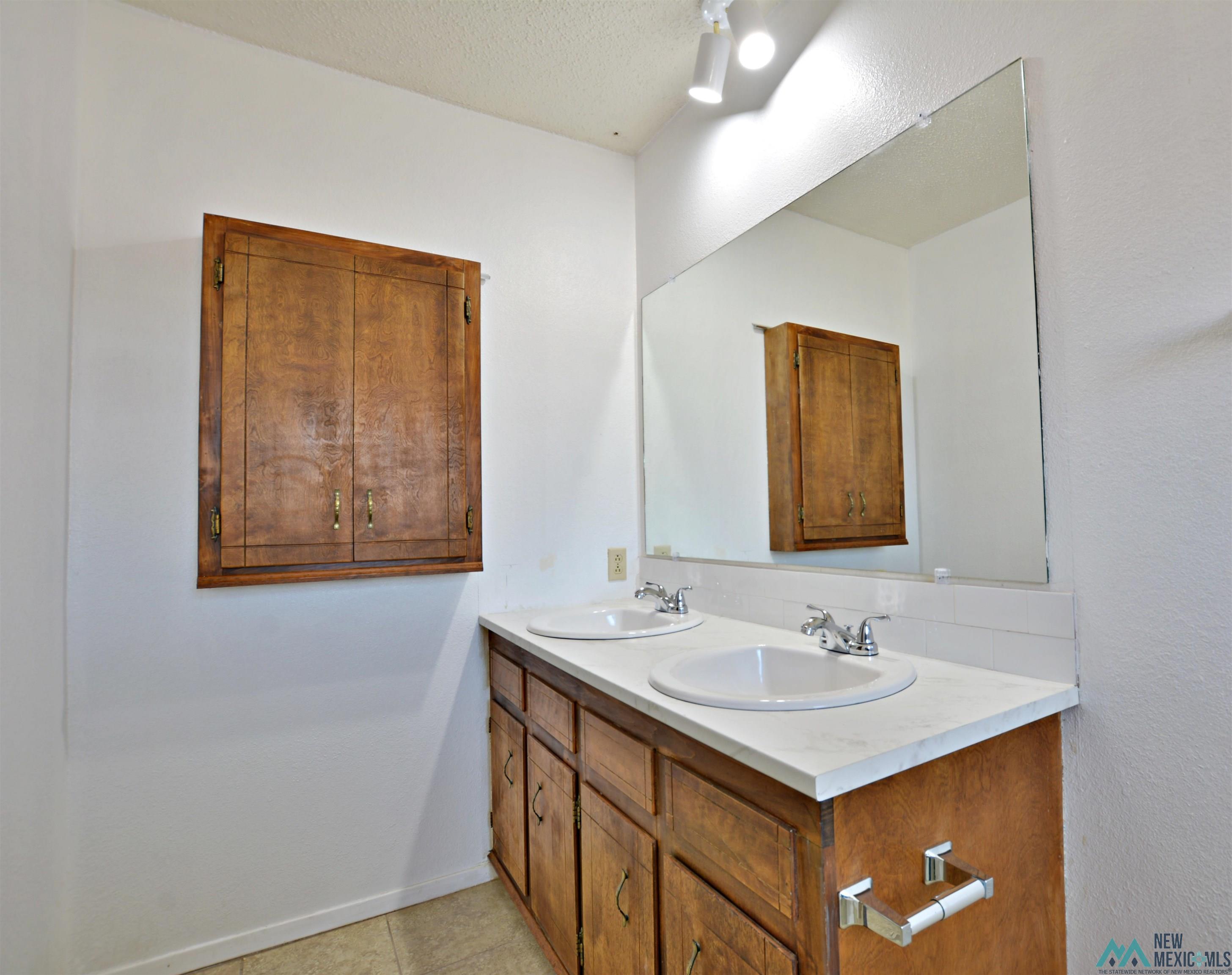 1909 S Main Place, Portales, New Mexico image 18