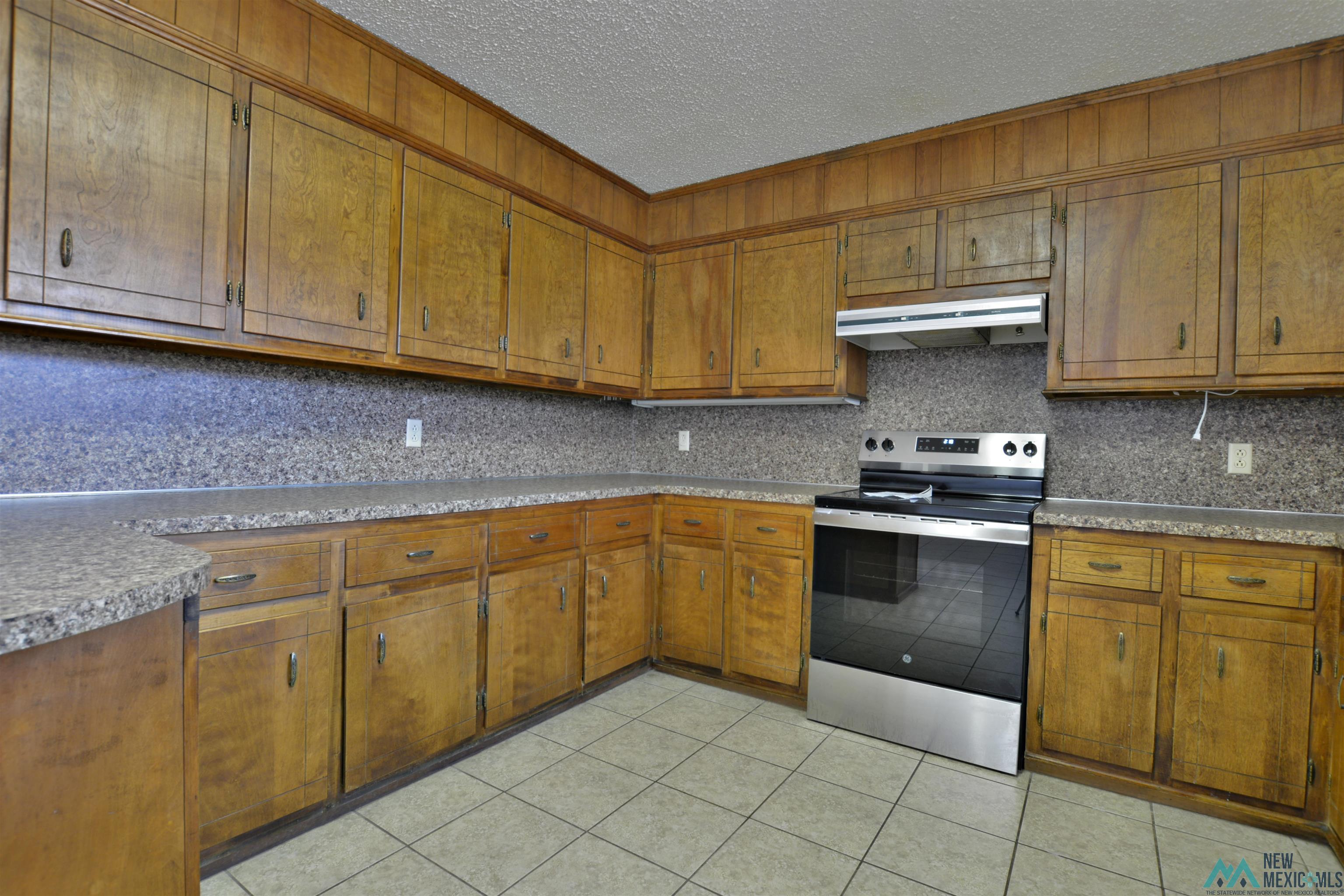1909 S Main Place, Portales, New Mexico image 8