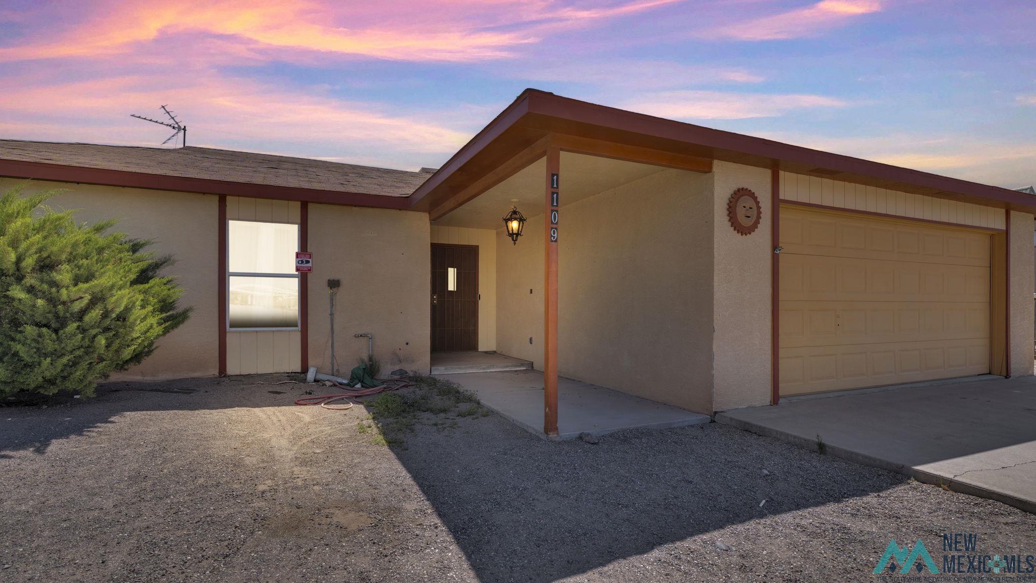 1109 Skyline Drive, Elephant Butte, Texas image 2