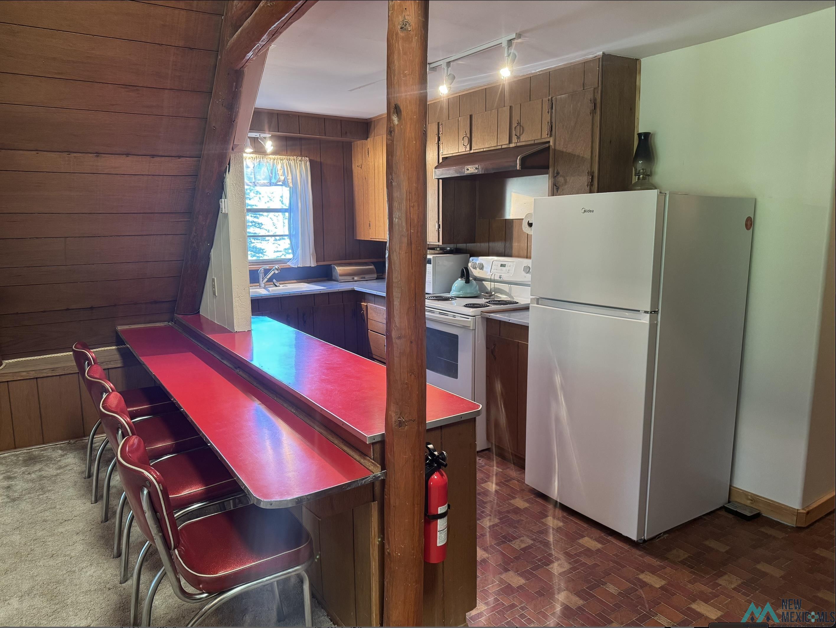 7 W Meadow Lane, Sapello, Texas image 4