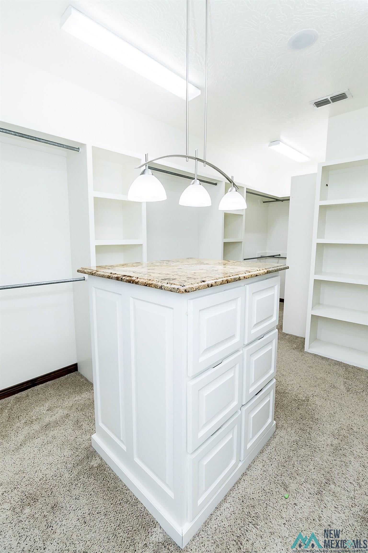 Clovis, New Mexico 88101, United States, 3 Bedrooms Bedrooms, ,3 BathroomsBathrooms,Residential,Pending,54074