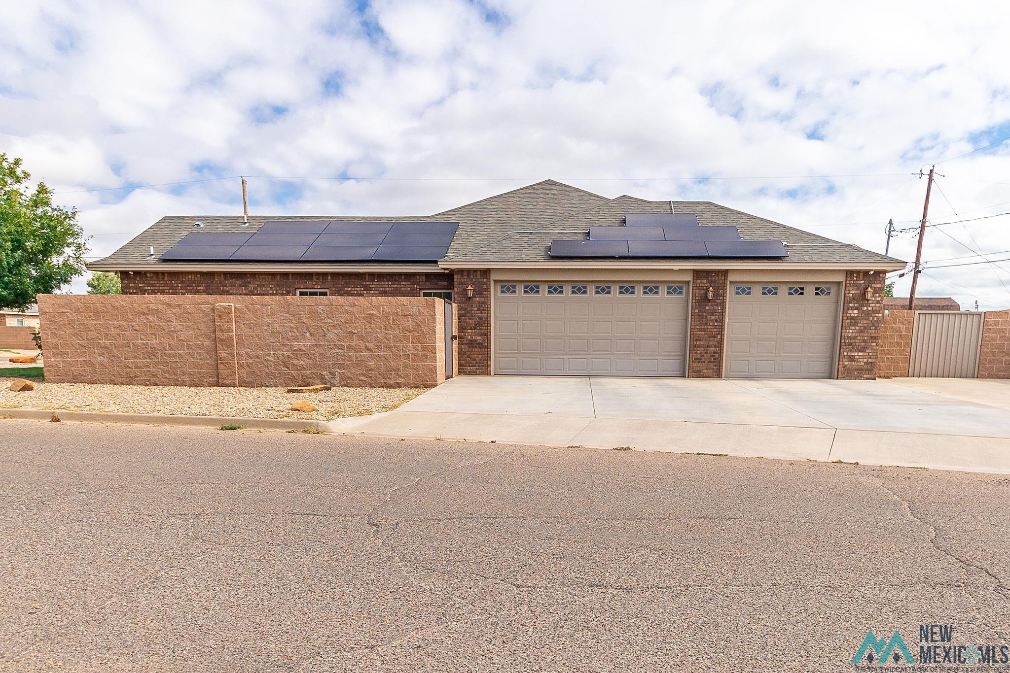 Clovis, New Mexico 88101, United States, 3 Bedrooms Bedrooms, ,3 BathroomsBathrooms,Residential,Pending,54074