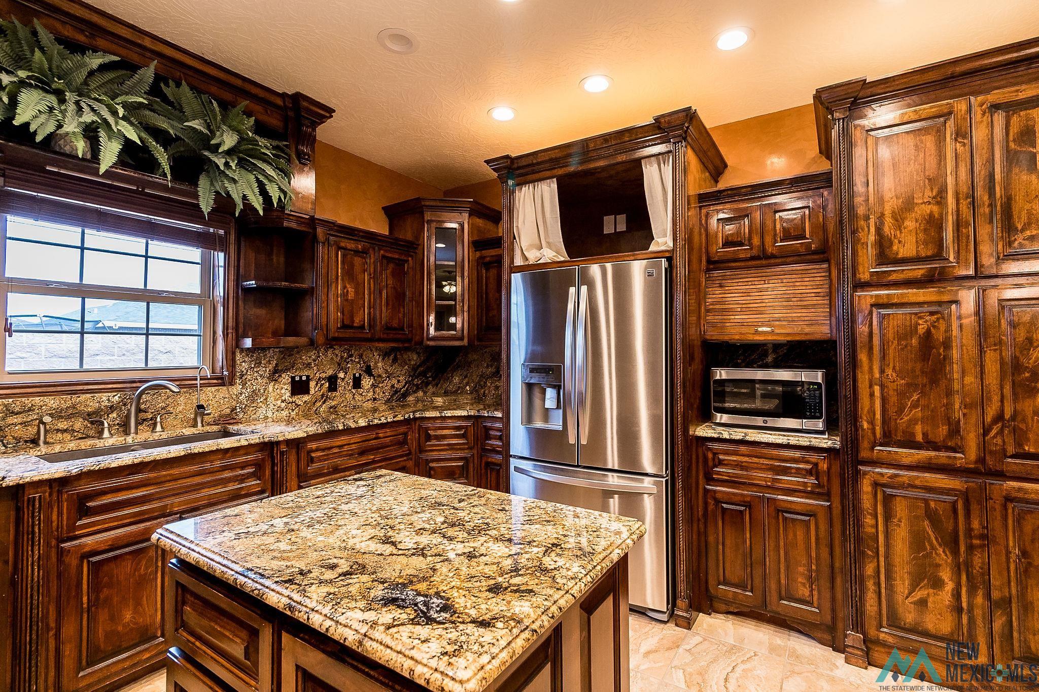 Clovis, New Mexico 88101, United States, 3 Bedrooms Bedrooms, ,3 BathroomsBathrooms,Residential,Pending,54074