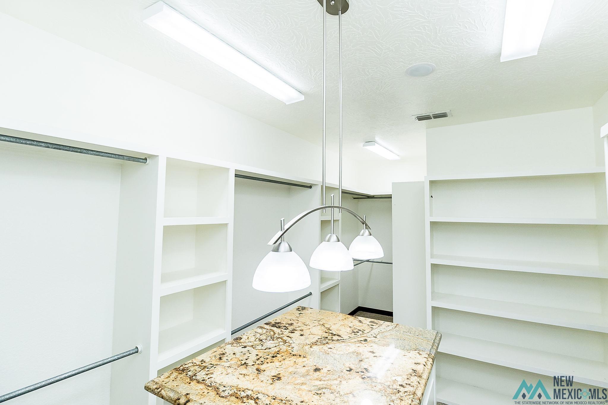 Clovis, New Mexico 88101, United States, 3 Bedrooms Bedrooms, ,3 BathroomsBathrooms,Residential,Pending,54074