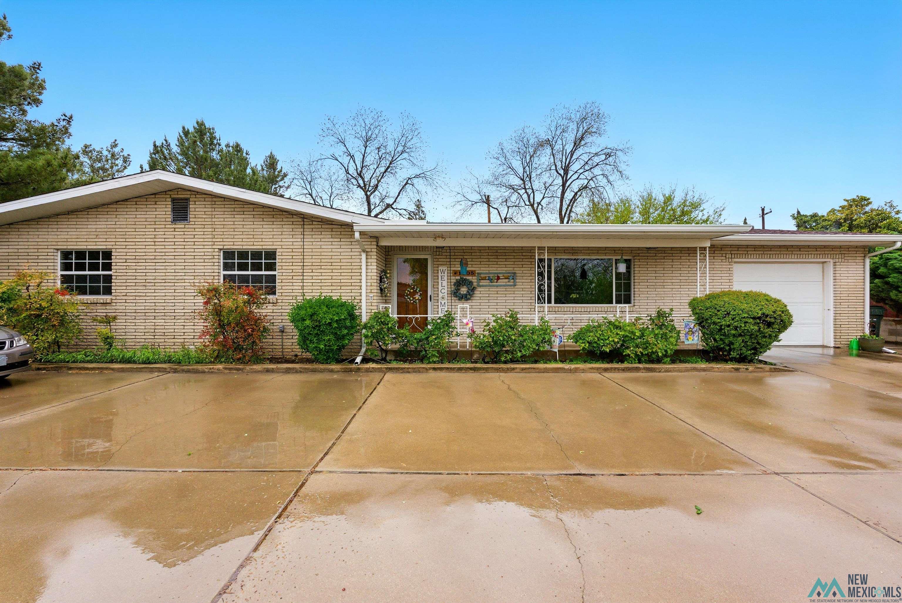 1305 W Thomas Street, Carlsbad, New Mexico image 1