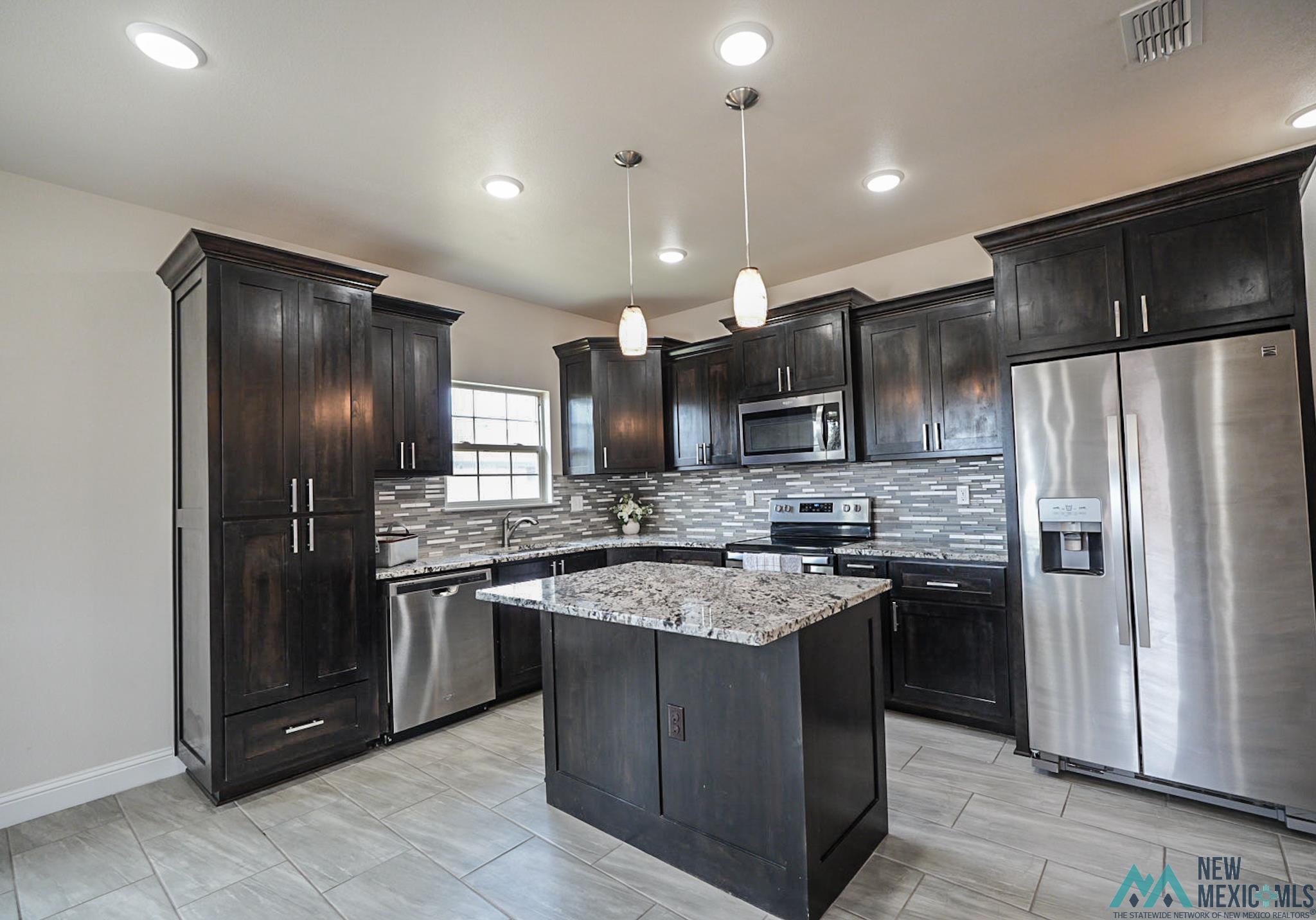 1225 N Timona Drive, Clovis, Texas image 7
