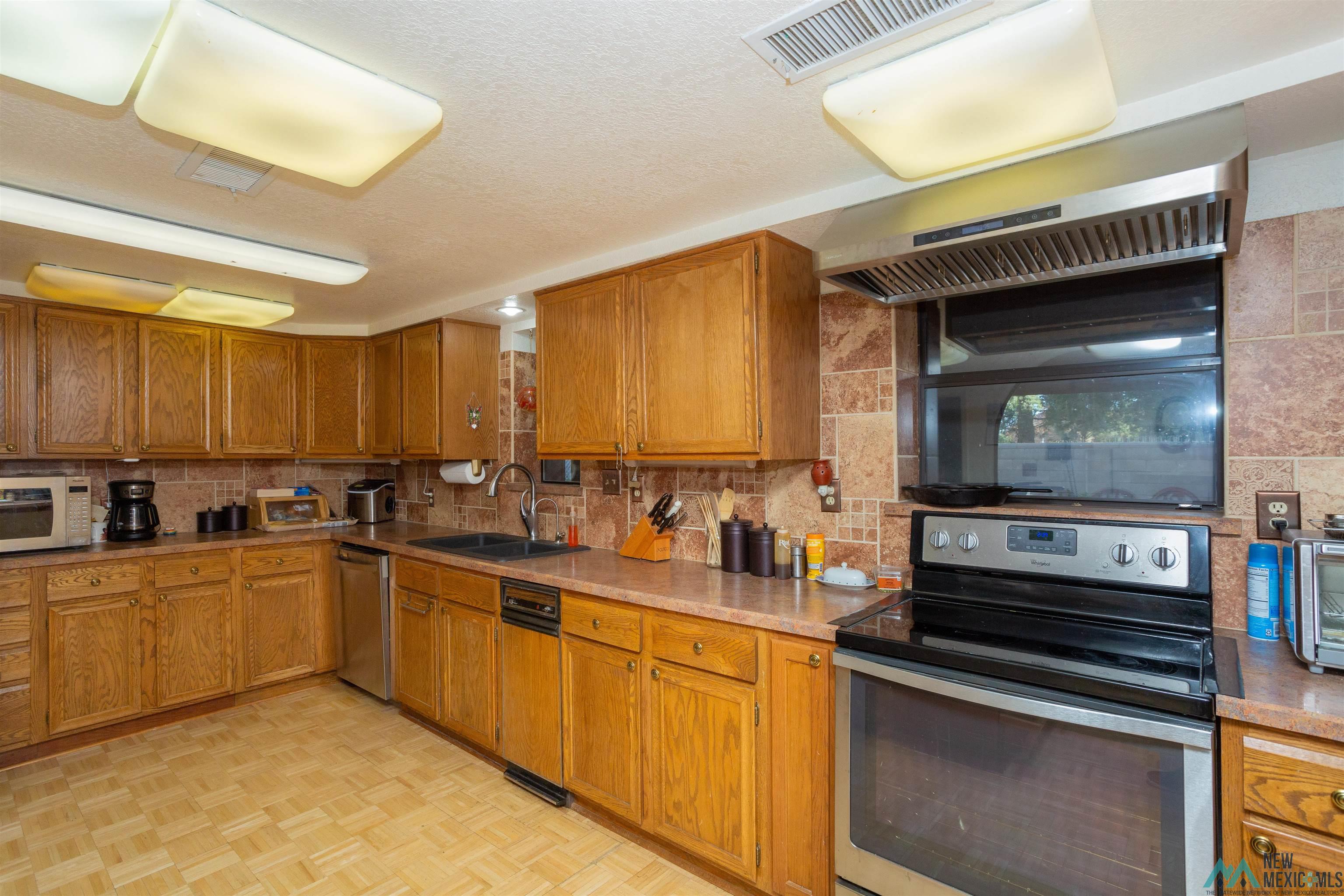 Artesia, New Mexico 88210, United States, 4 Bedrooms Bedrooms, ,4 BathroomsBathrooms,Residential,Active,177528