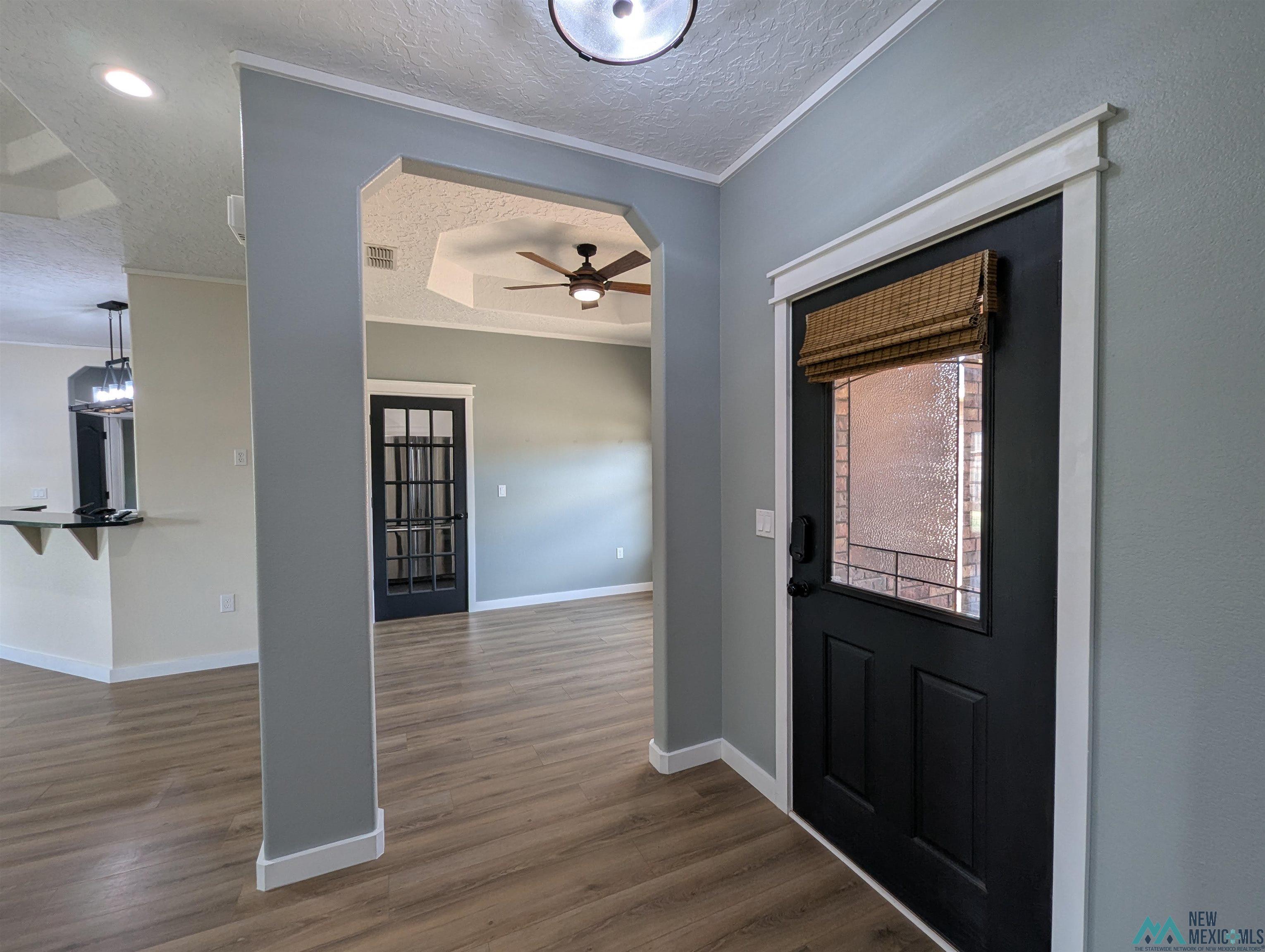 2404 Cobblestone Circle, Clovis, Texas image 2