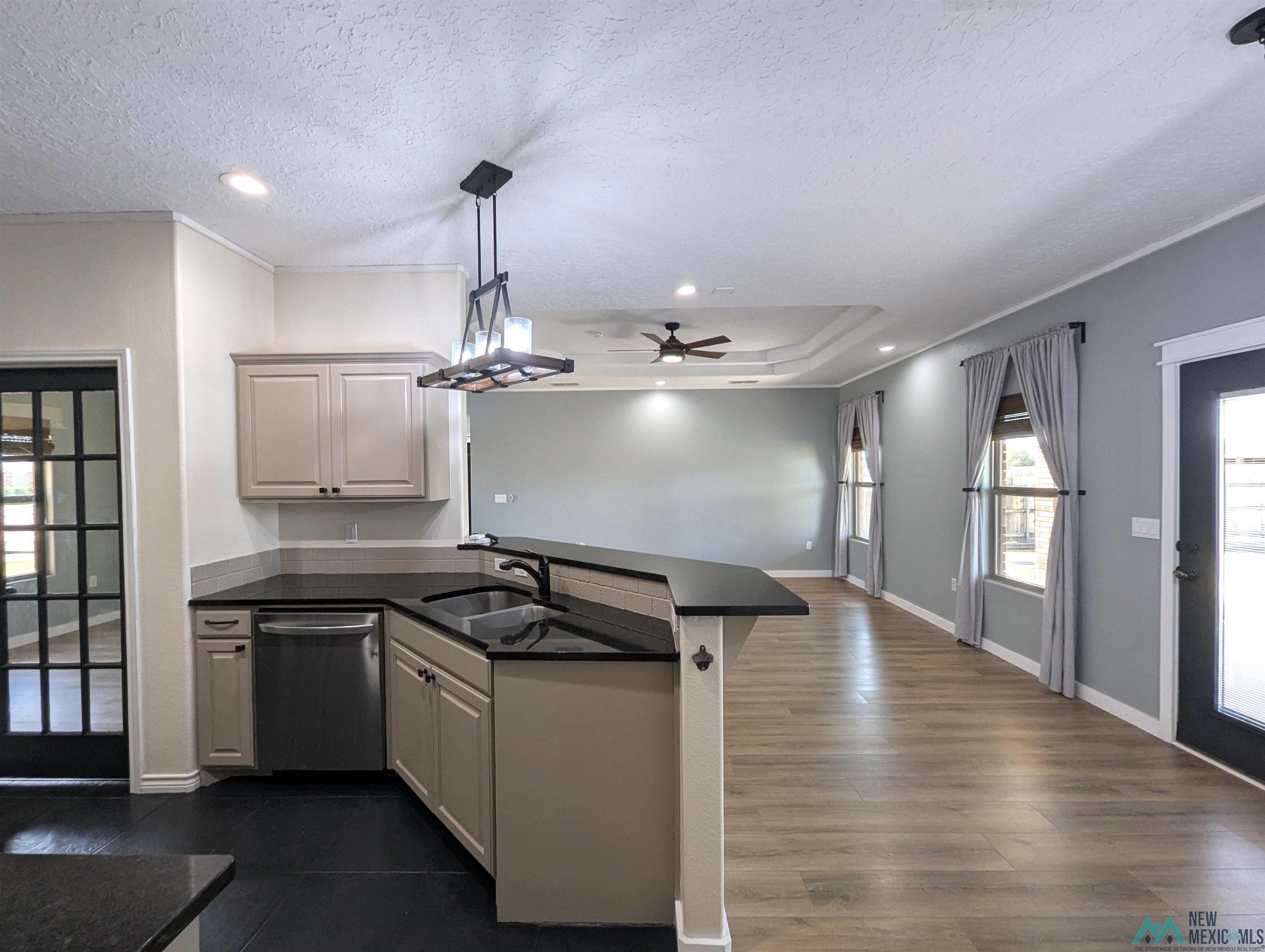 2404 Cobblestone Circle, Clovis, Texas image 10