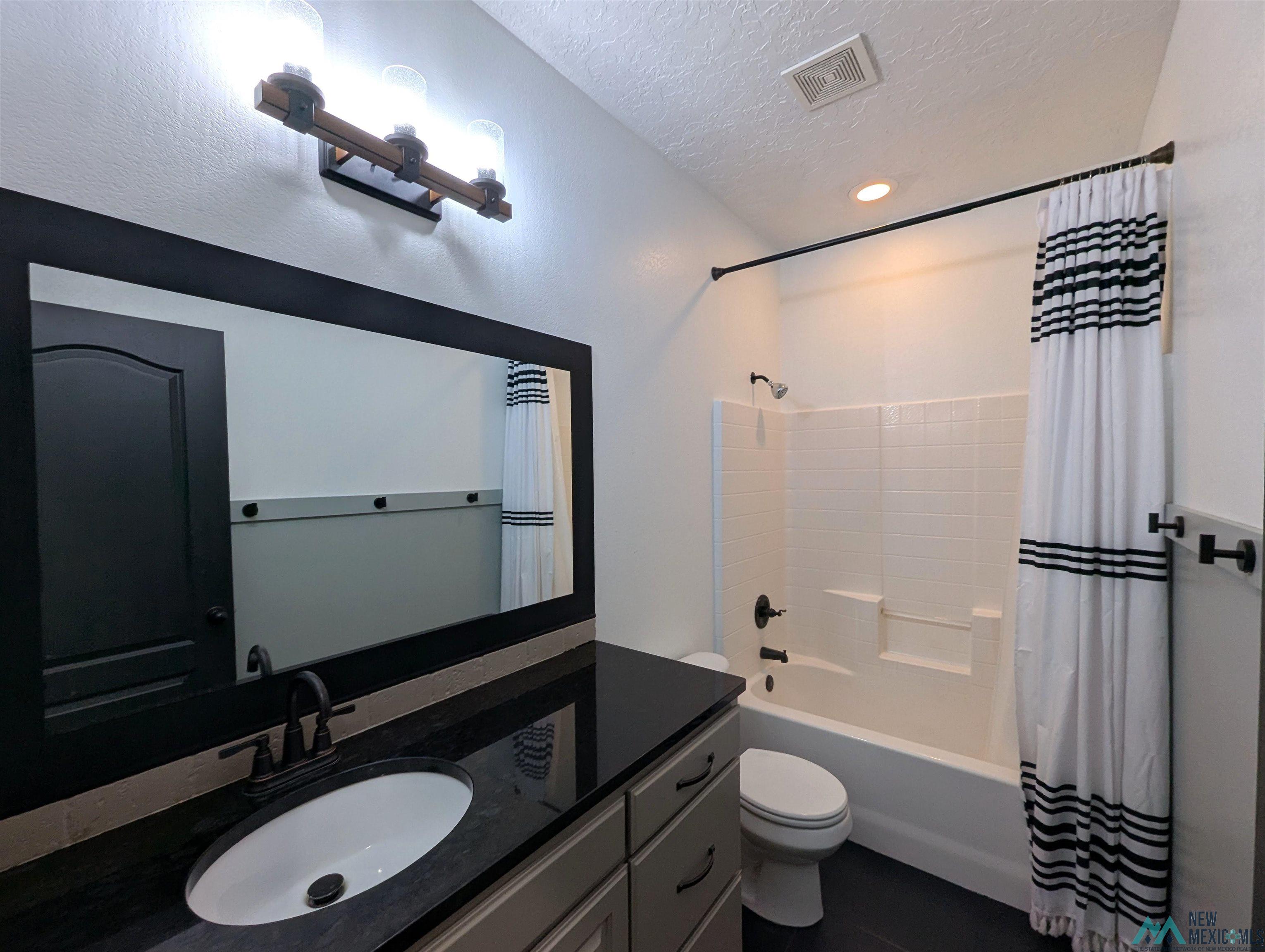 2404 Cobblestone Circle, Clovis, Texas image 24