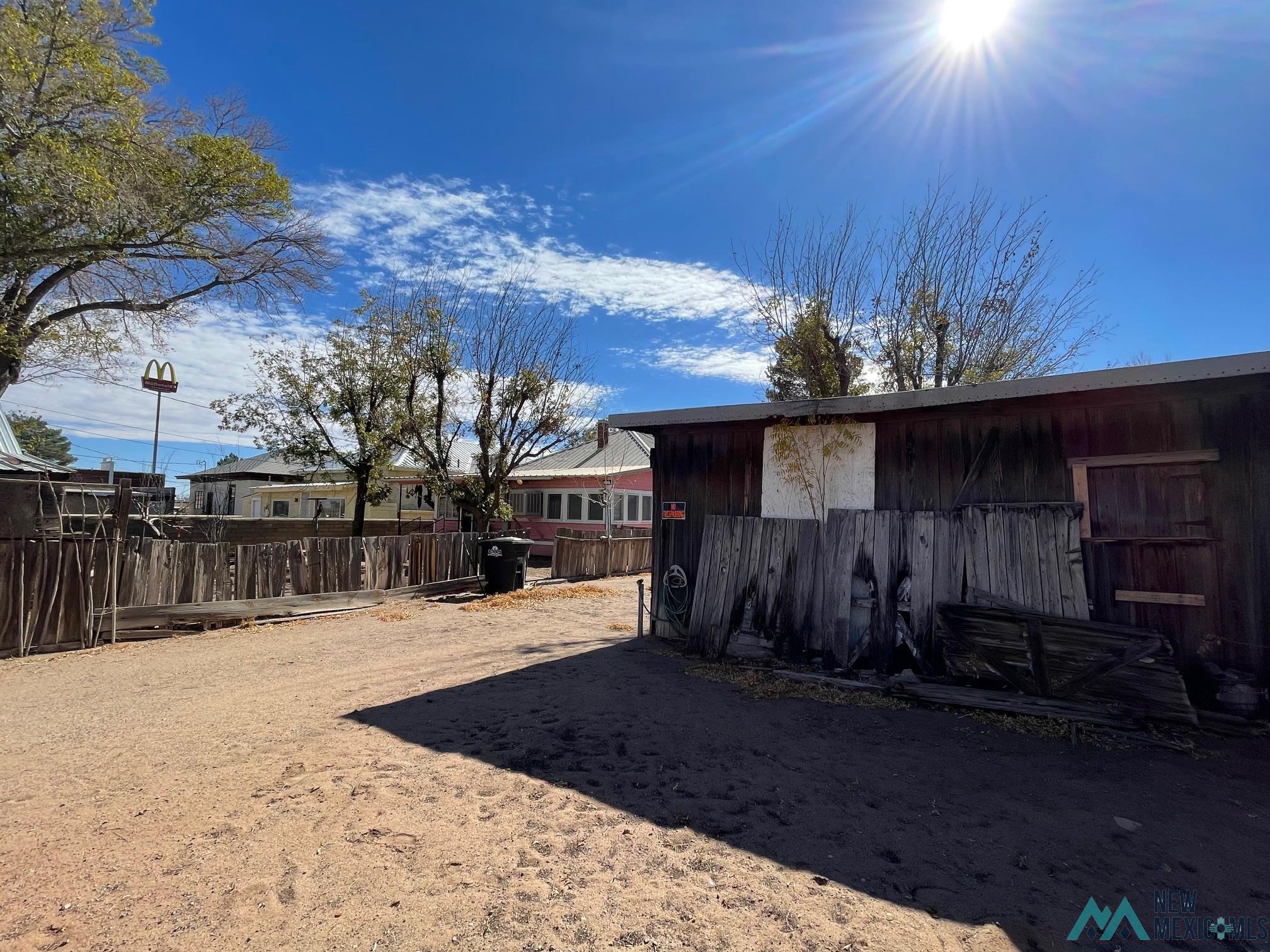 811 W Pine St, Deming, Texas image 3