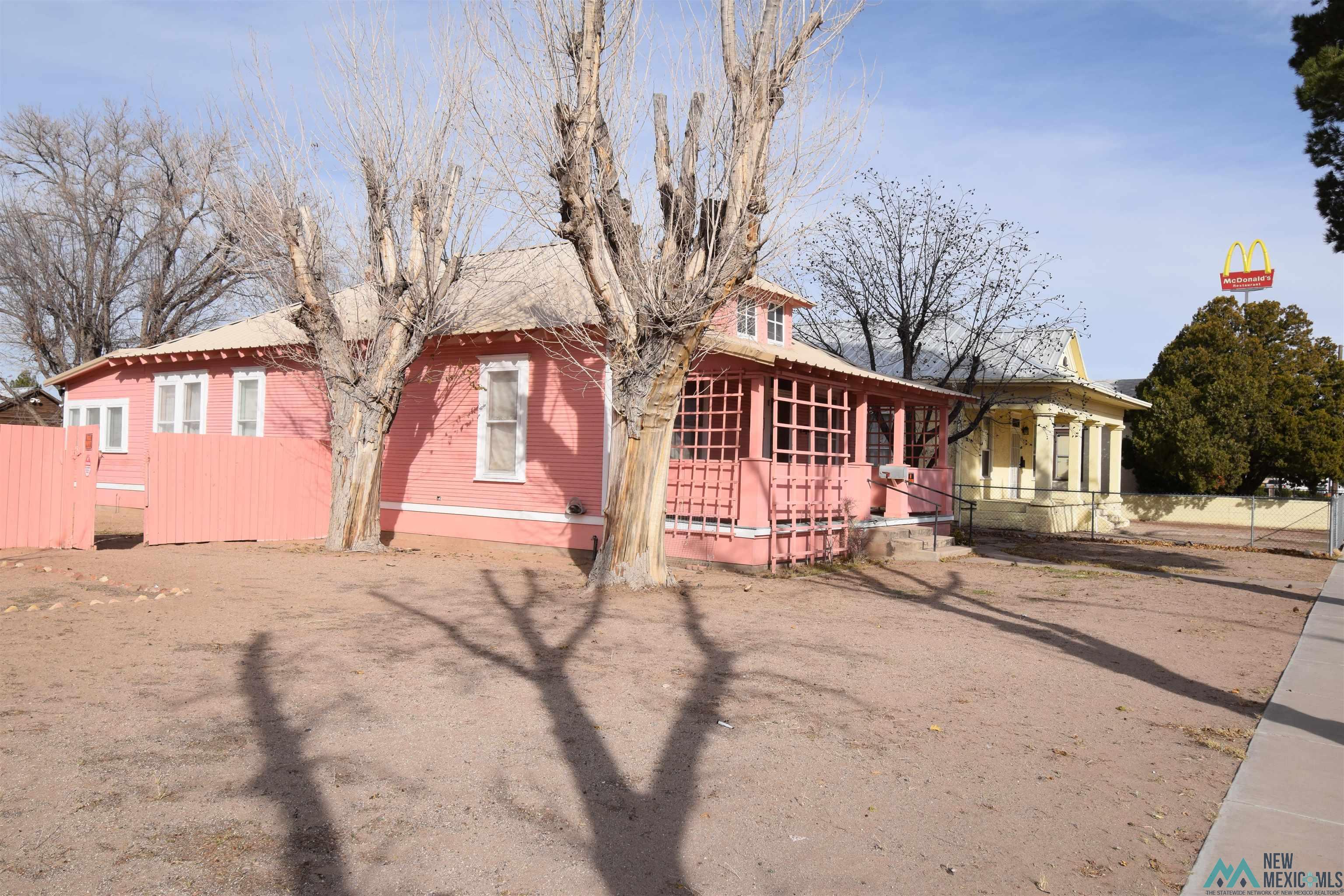 811 W Pine St, Deming, Texas image 33