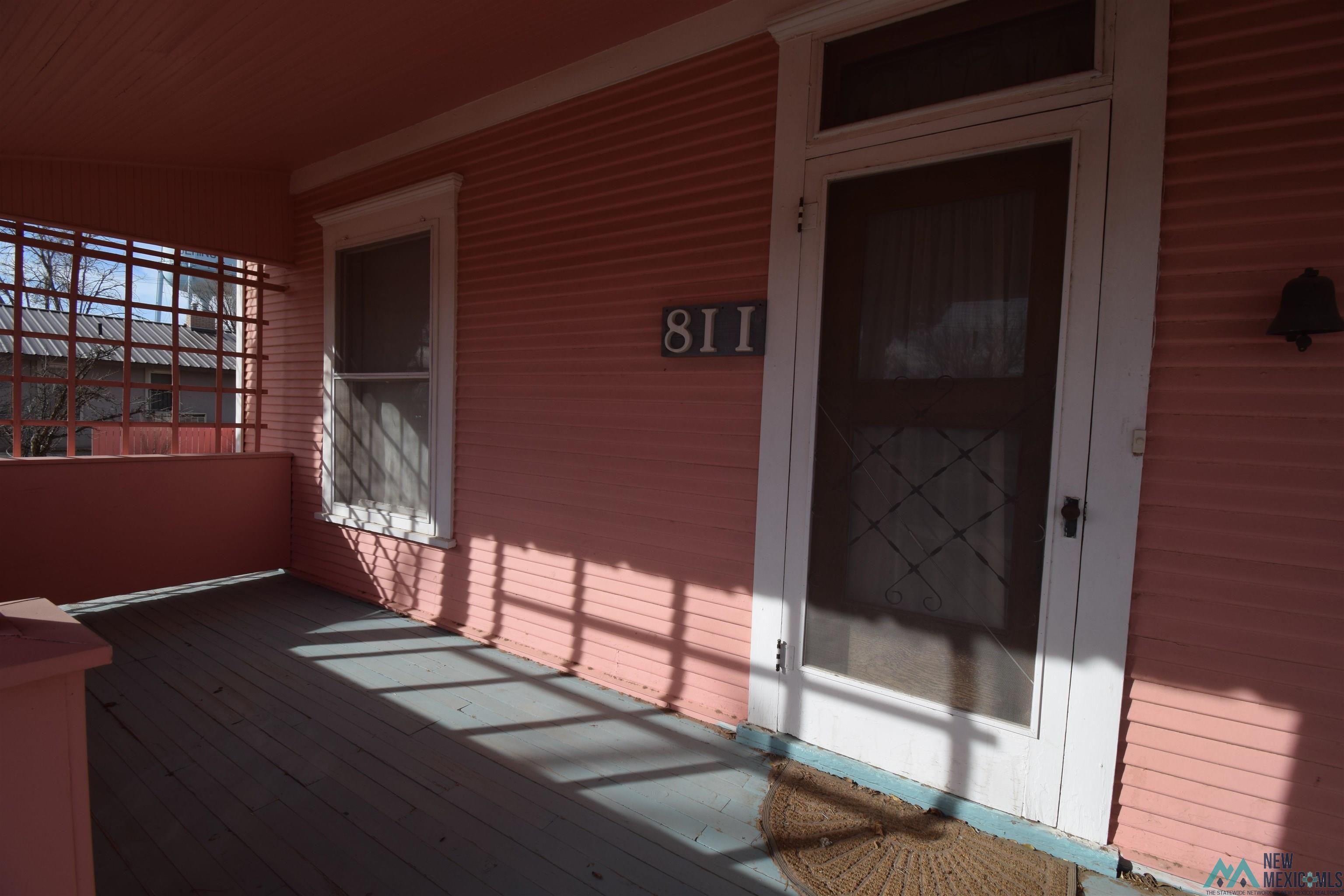 811 W Pine St, Deming, Texas image 2