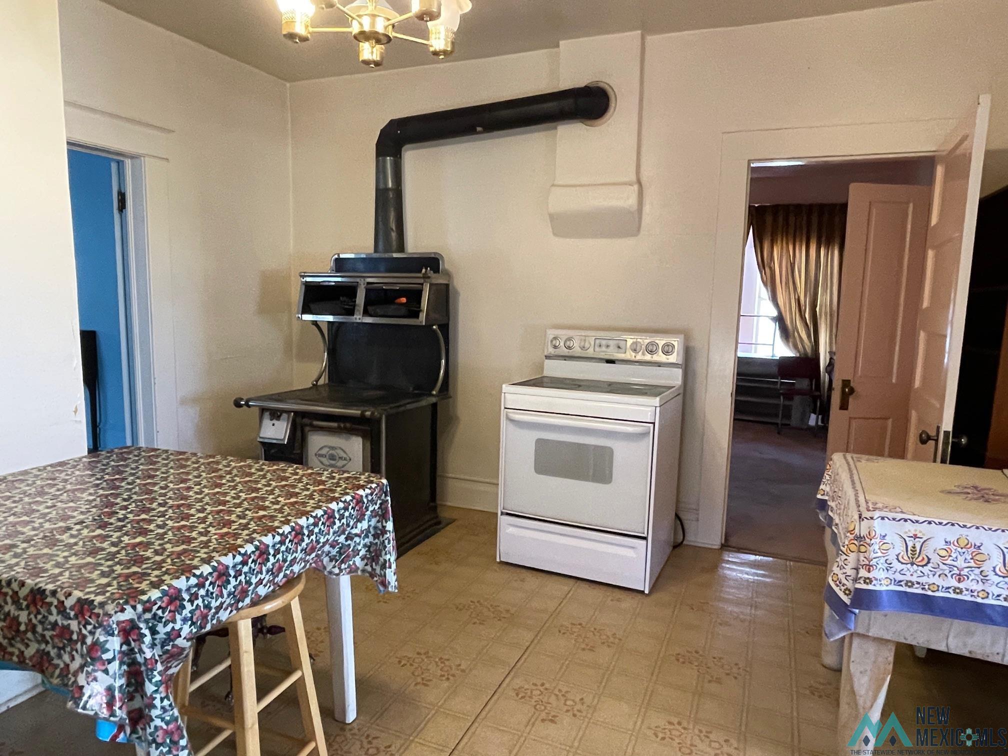 811 W Pine St, Deming, Texas image 10