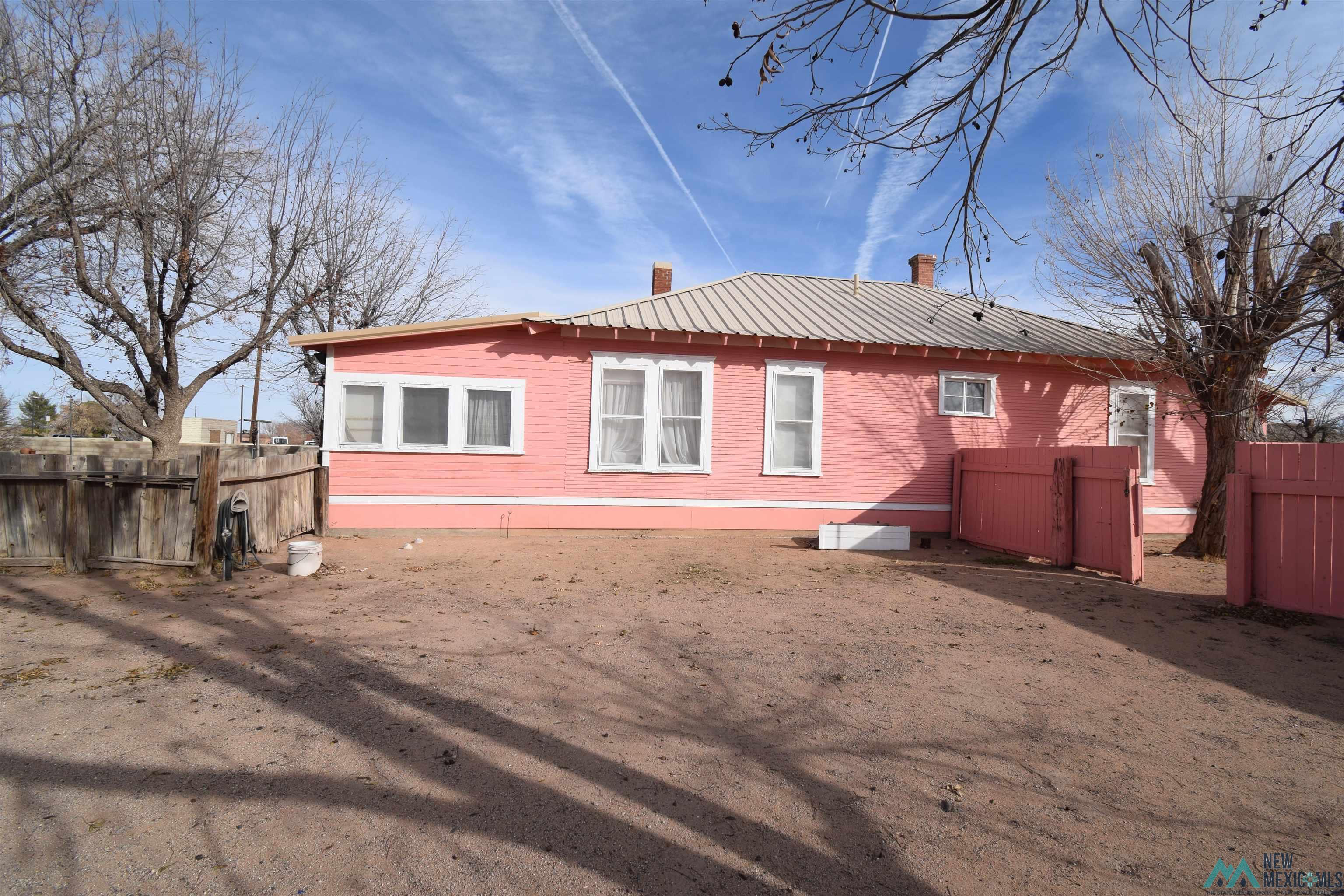 811 W Pine St, Deming, Texas image 29