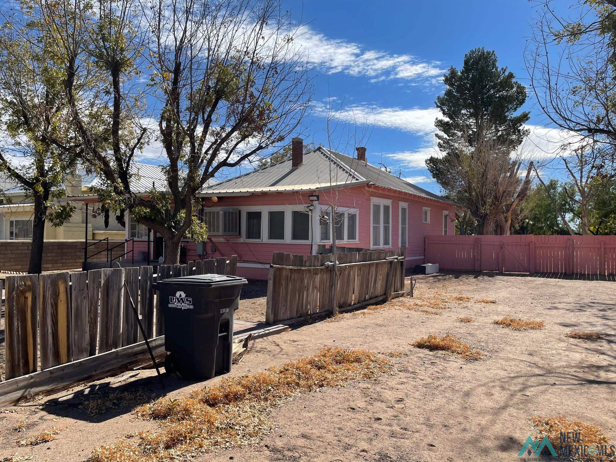 811 W Pine St, Deming, Texas image 32