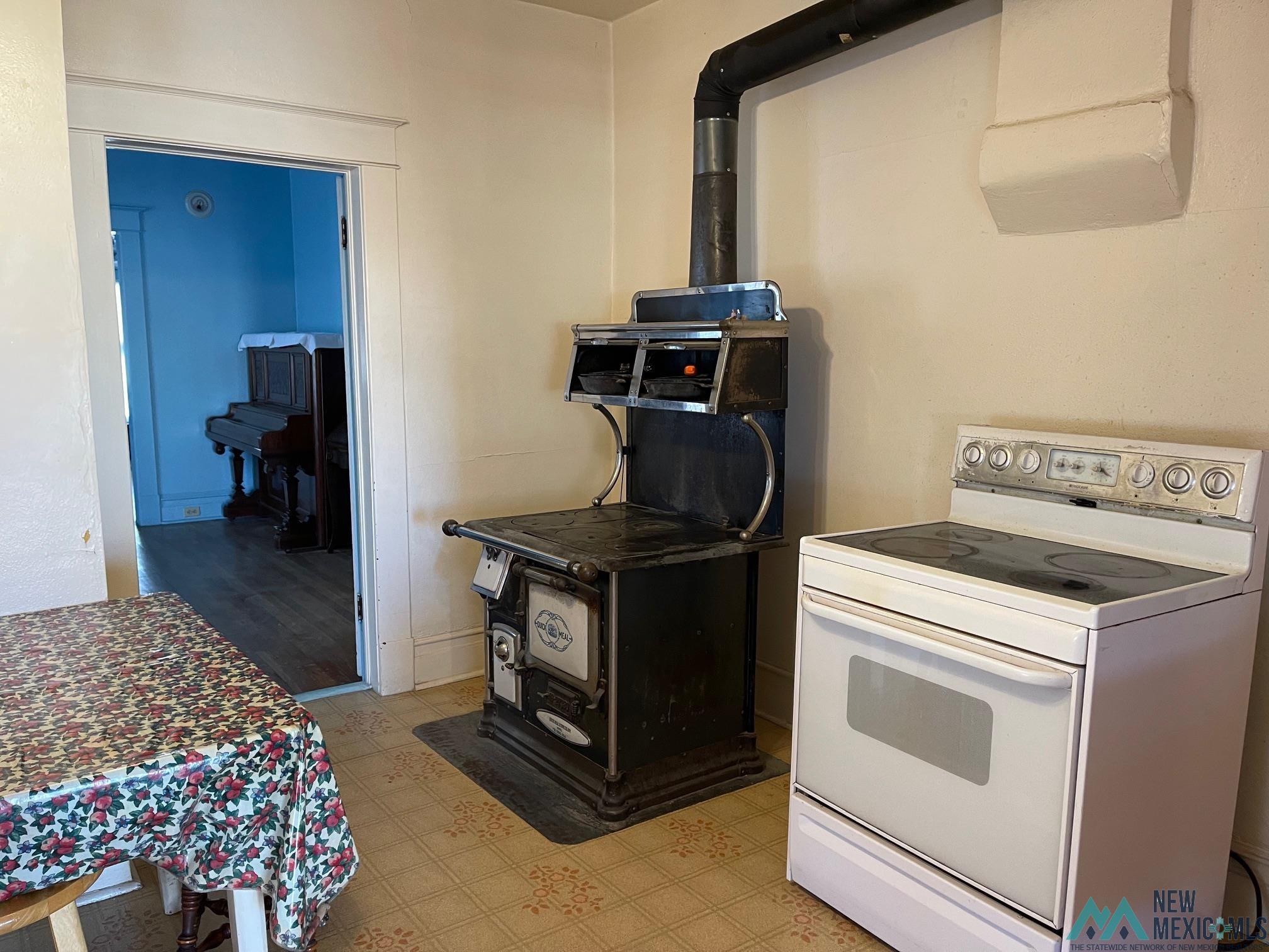 811 W Pine St, Deming, Texas image 11