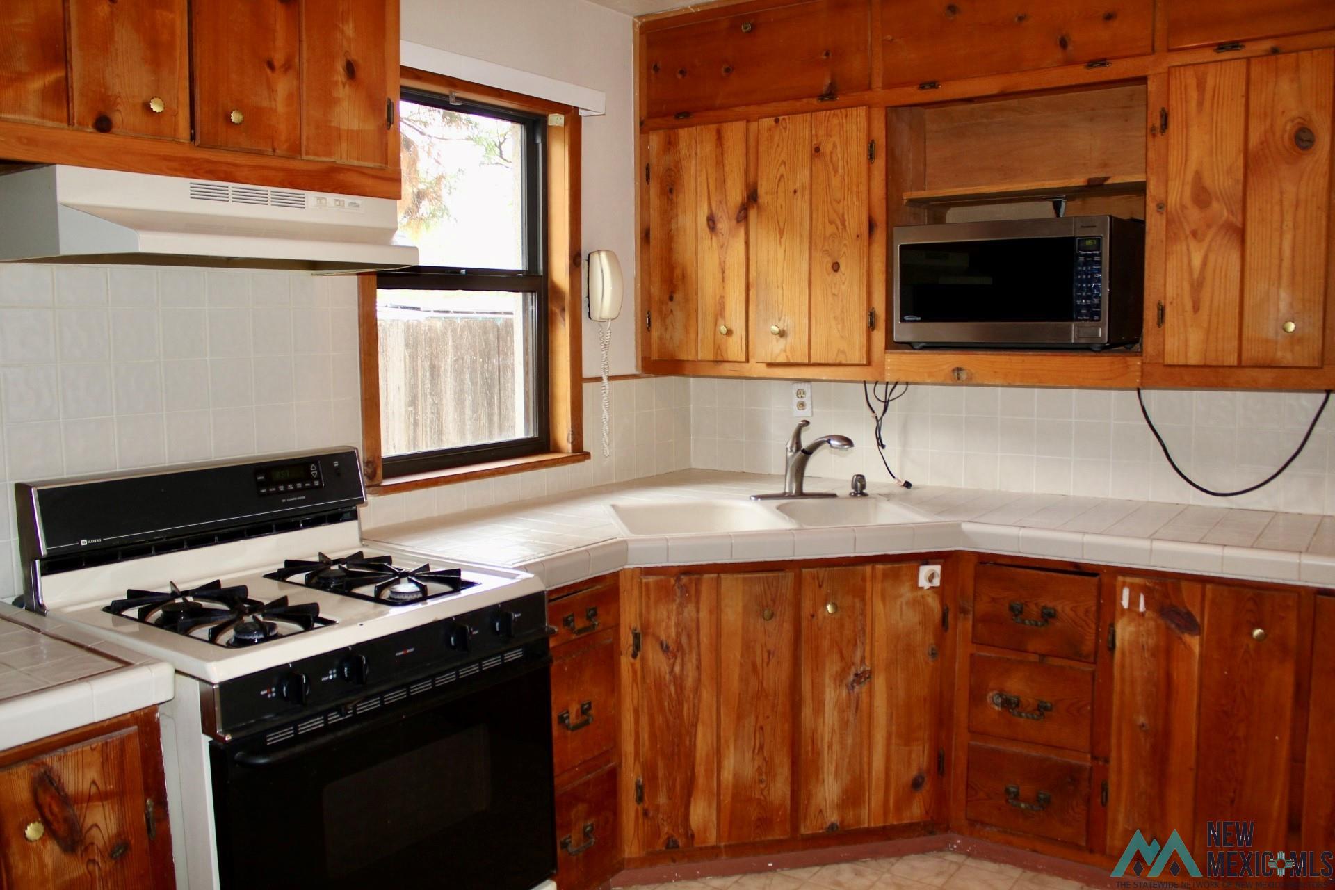 814 N Edward Street, Carlsbad, Texas image 11