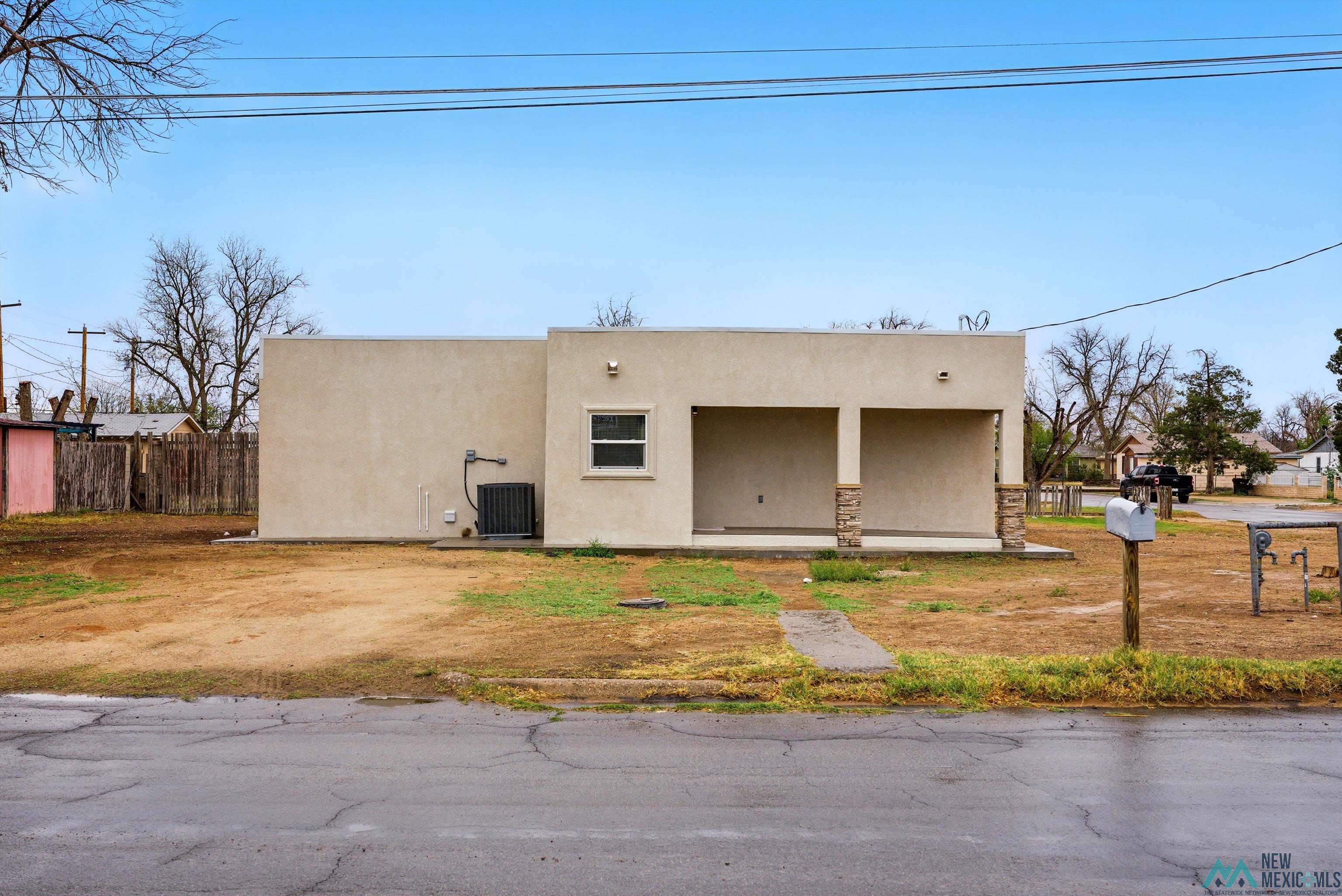 702 N Maple Street, Carlsbad, Texas image 1