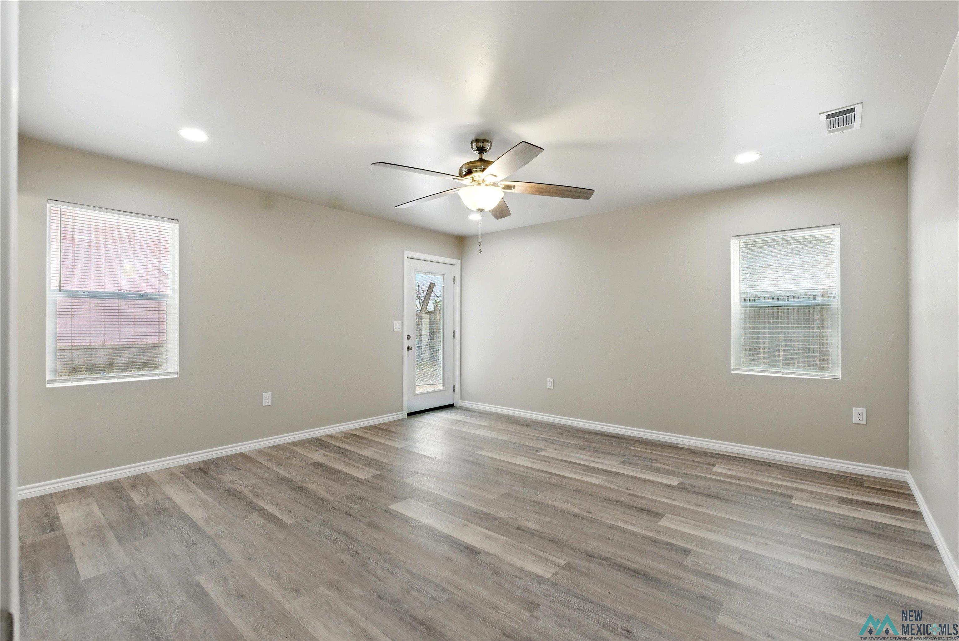 702 N Maple Street, Carlsbad, Texas image 13