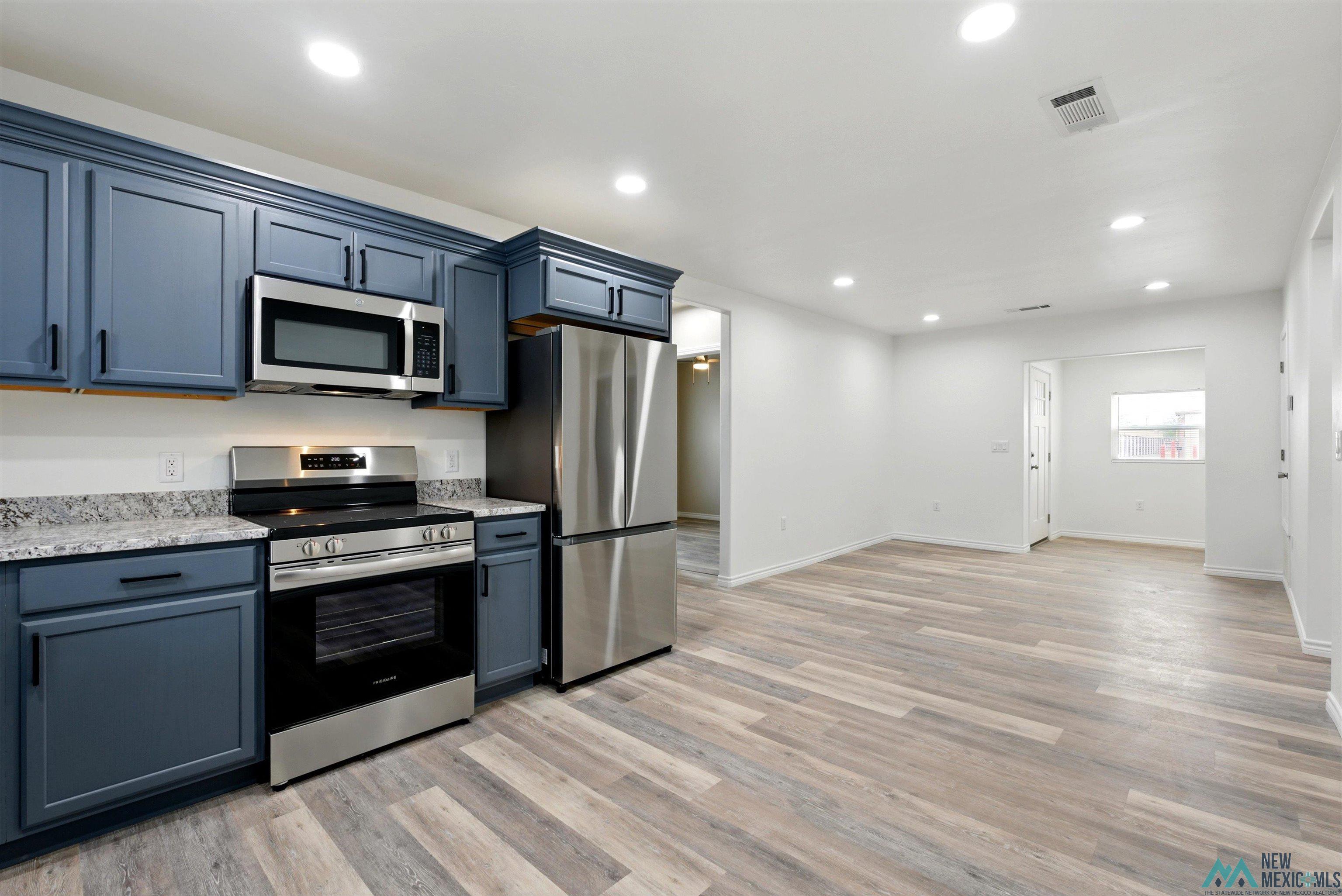 702 N Maple Street, Carlsbad, Texas image 12