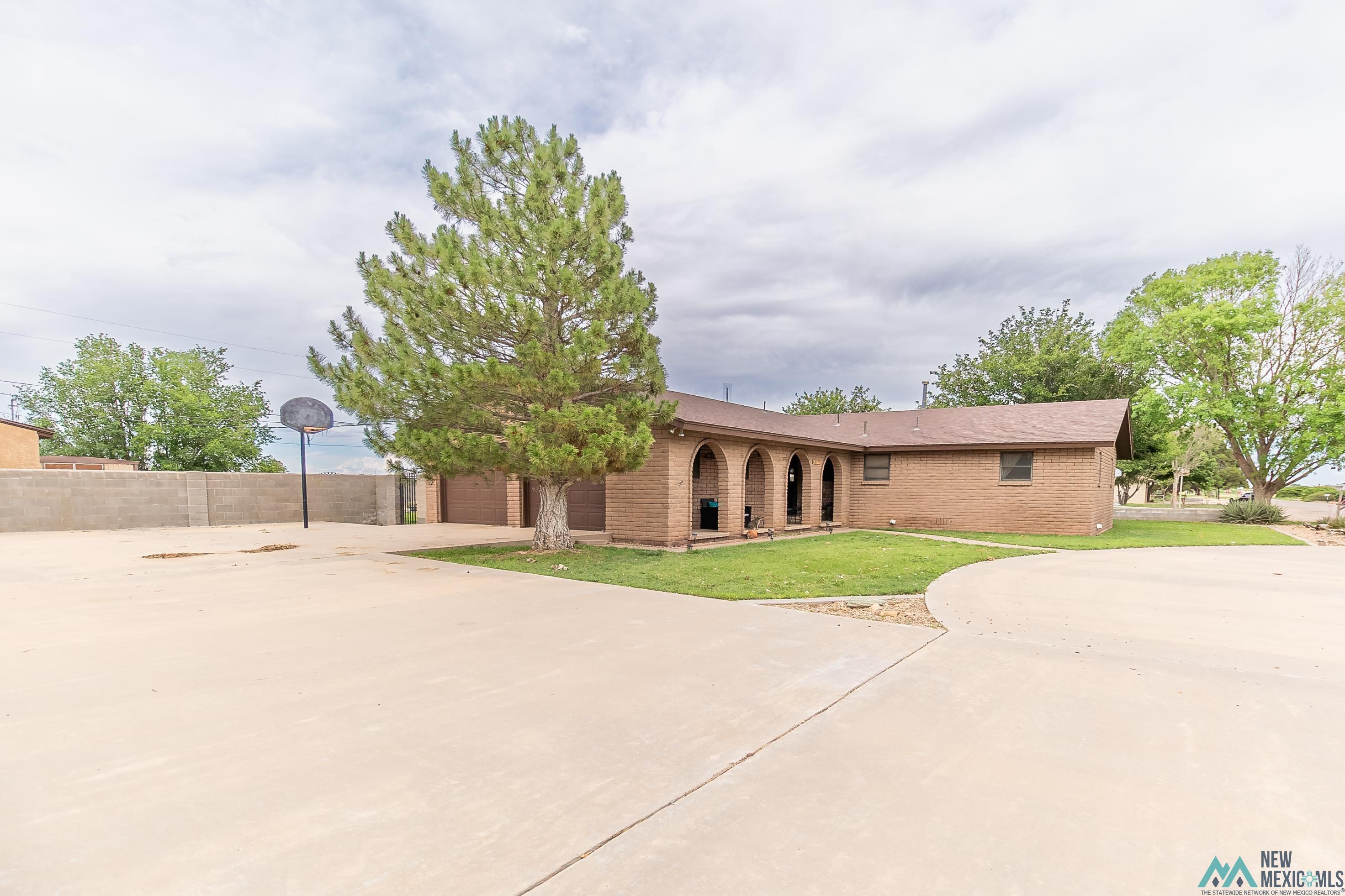 2111 E 1st Street, Portales, New Mexico image 3