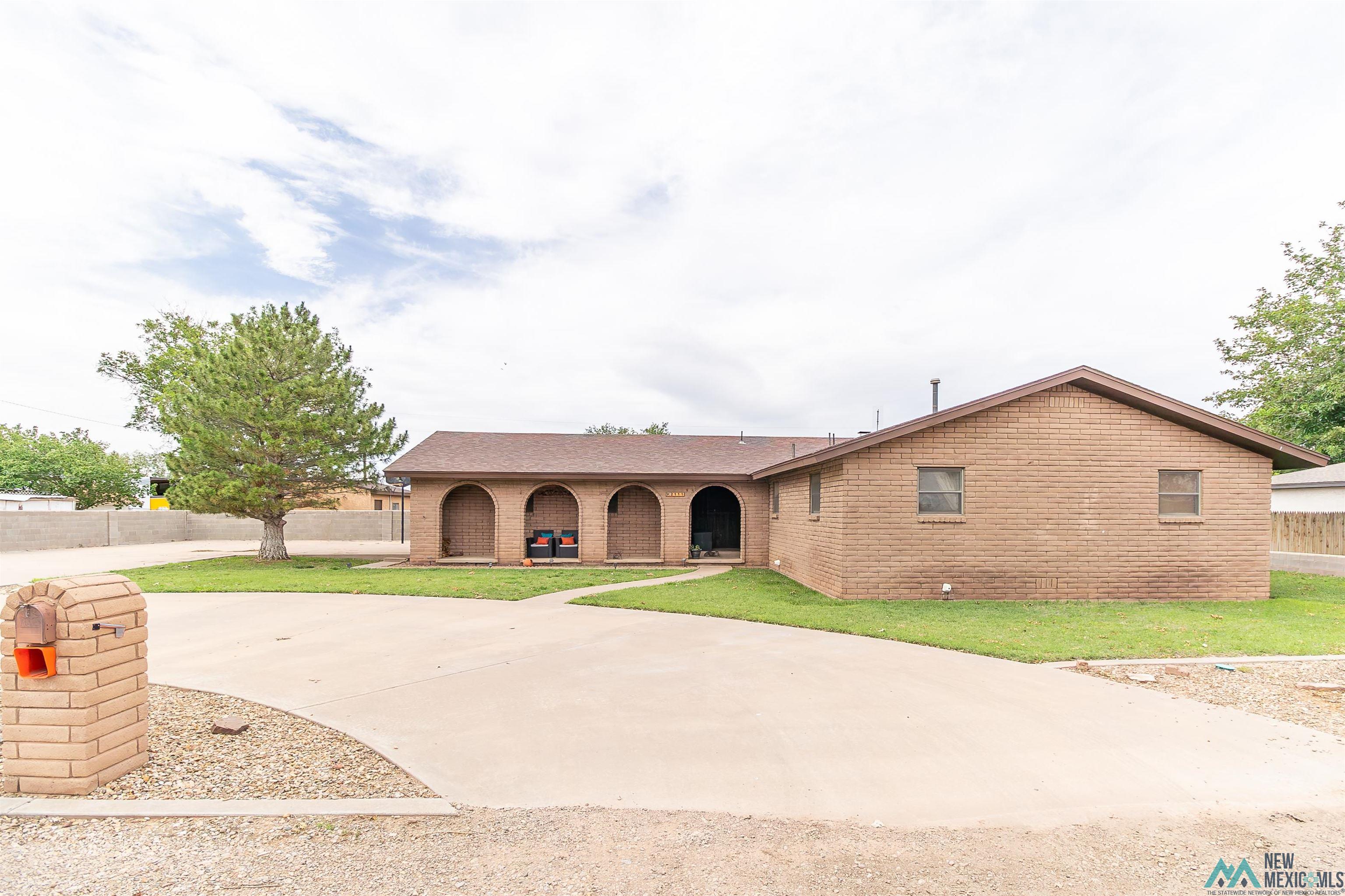 2111 E 1st Street, Portales, New Mexico image 2