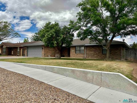 Homes For Sale - 811 Monterrey Drive<br/> Roswell, NM 88201