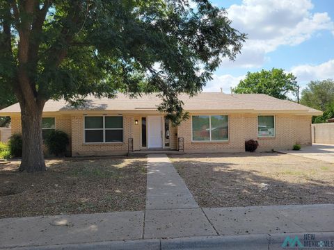Homes For Sale - 3208 Futura Drive<br/> Roswell, NM 88201
