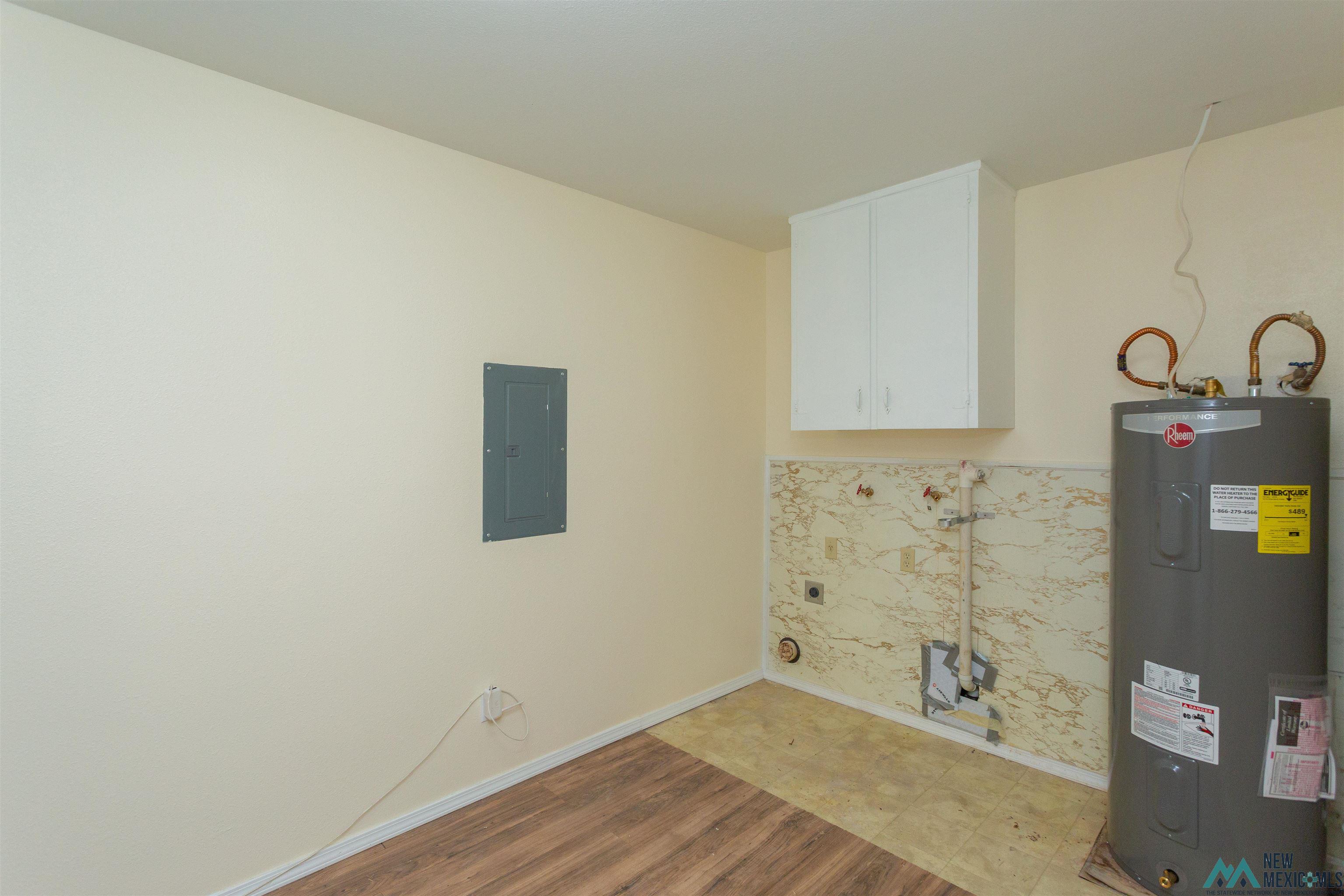 Artesia, New Mexico 88210, United States, 3 Bedrooms Bedrooms, ,2 BathroomsBathrooms,Residential,Active,222818