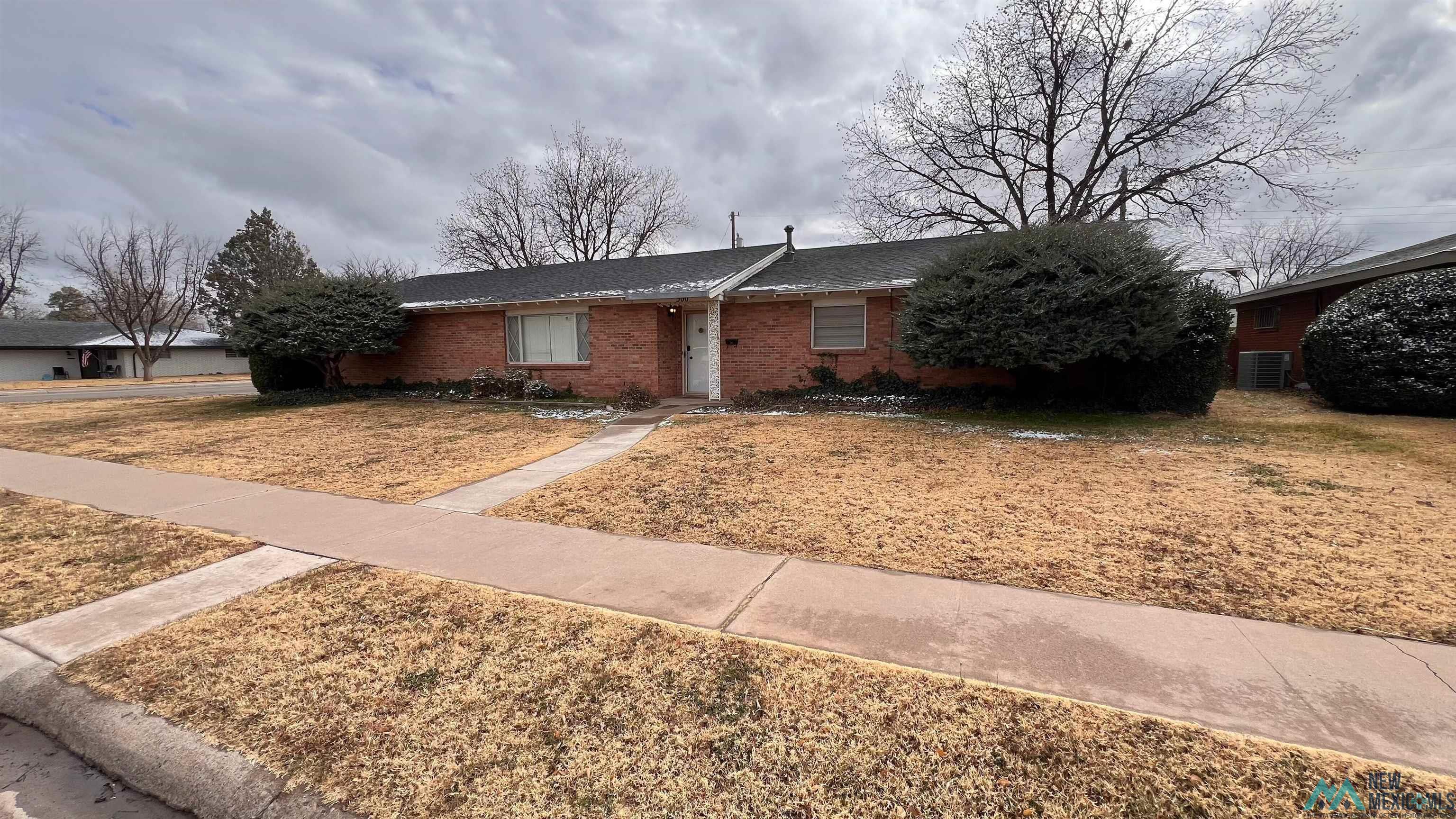 500 Fulkerson Dr, Roswell, Texas image 1