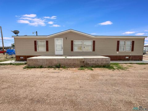 Mobile Home For Sale - 313 W Roxana Street<br/> Hobbs, NM 88240
