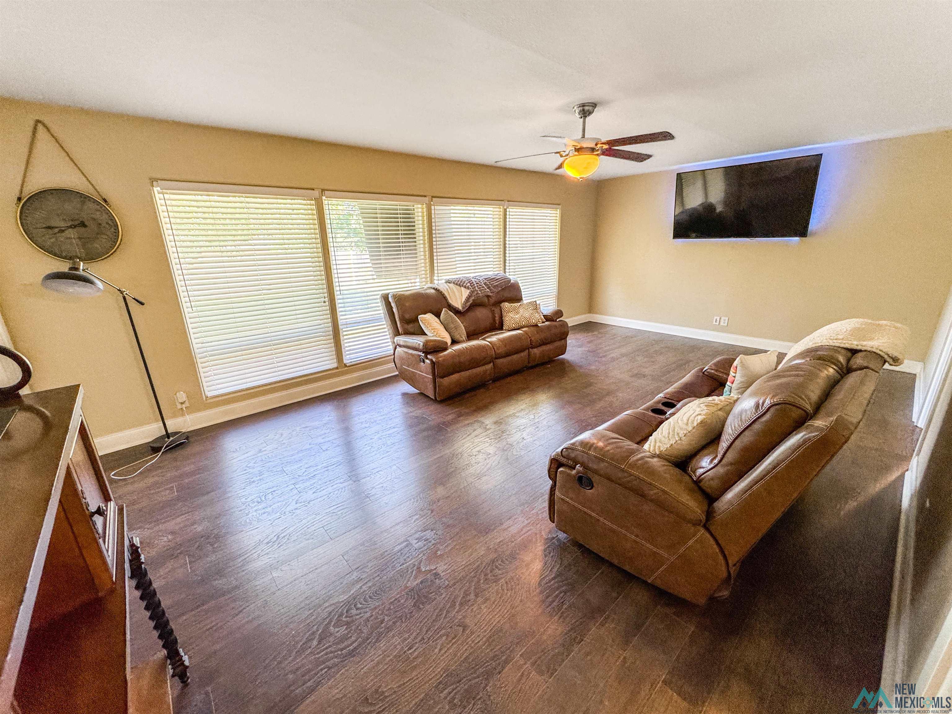 712 E Green Acres Drive, Hobbs, New Mexico image 3