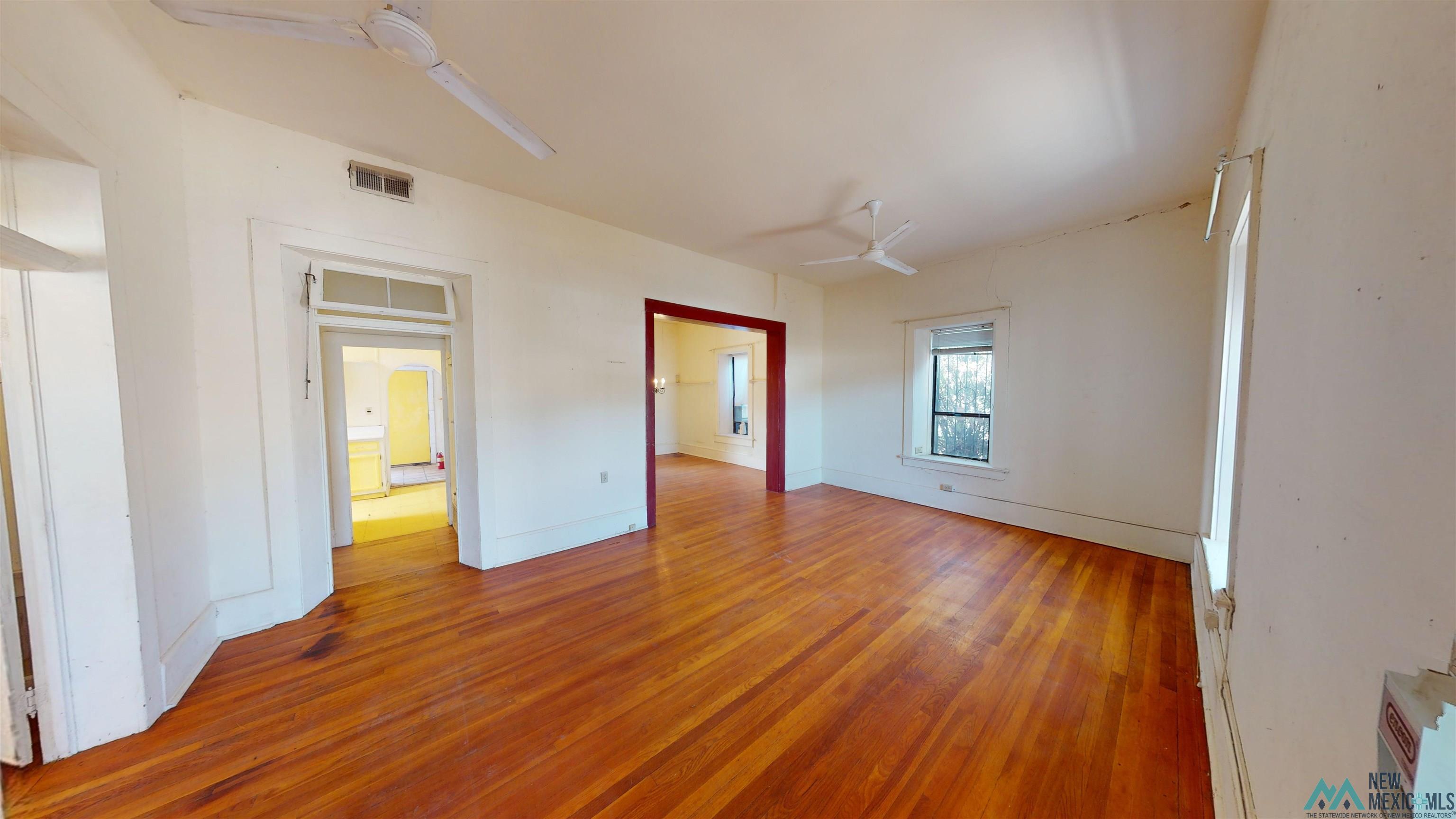 320 W Maple Street, Deming, Texas image 2
