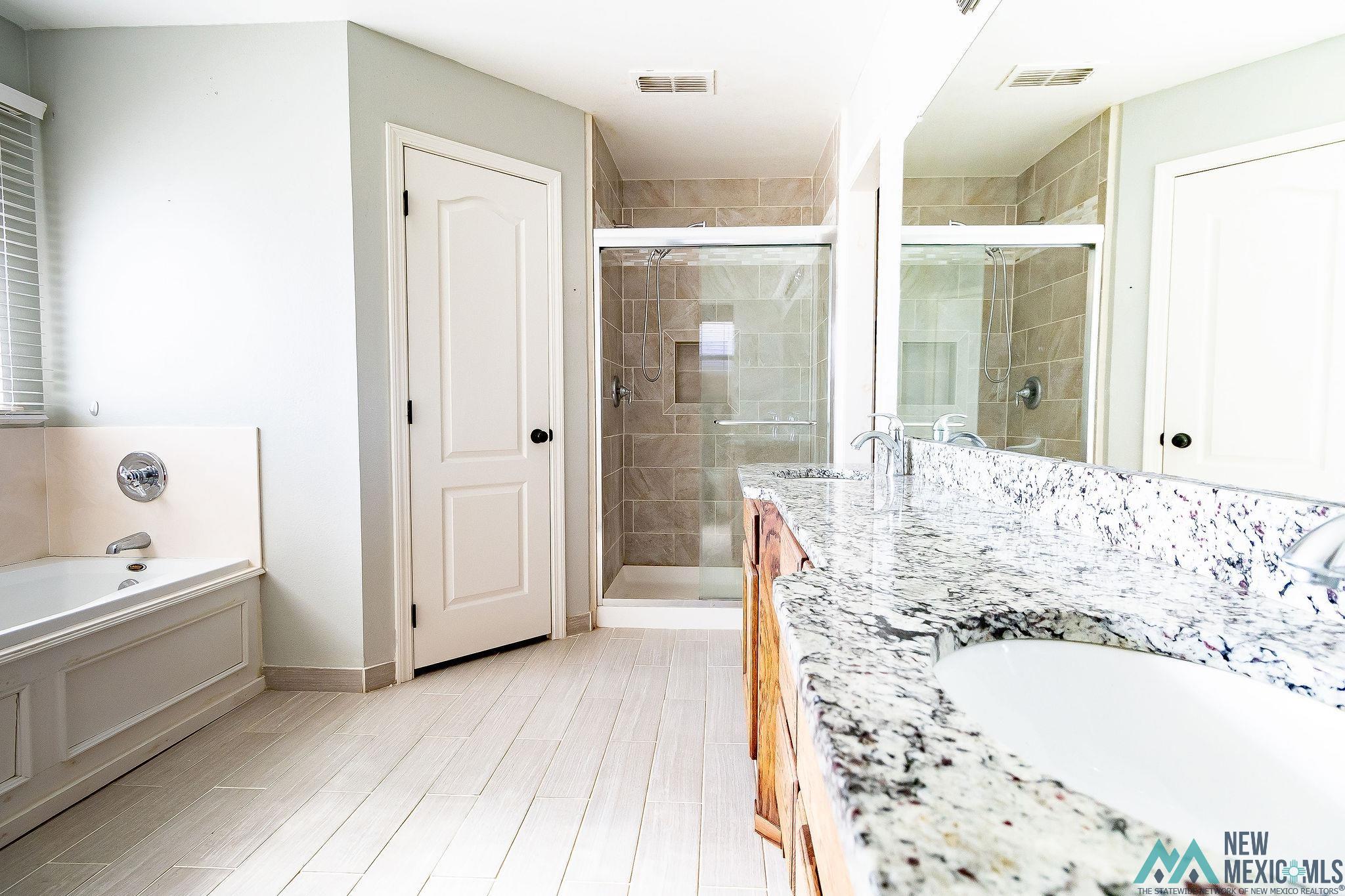 Clovis, New Mexico 88101, United States, 3 Bedrooms Bedrooms, ,2 BathroomsBathrooms,Residential,Pending,31755