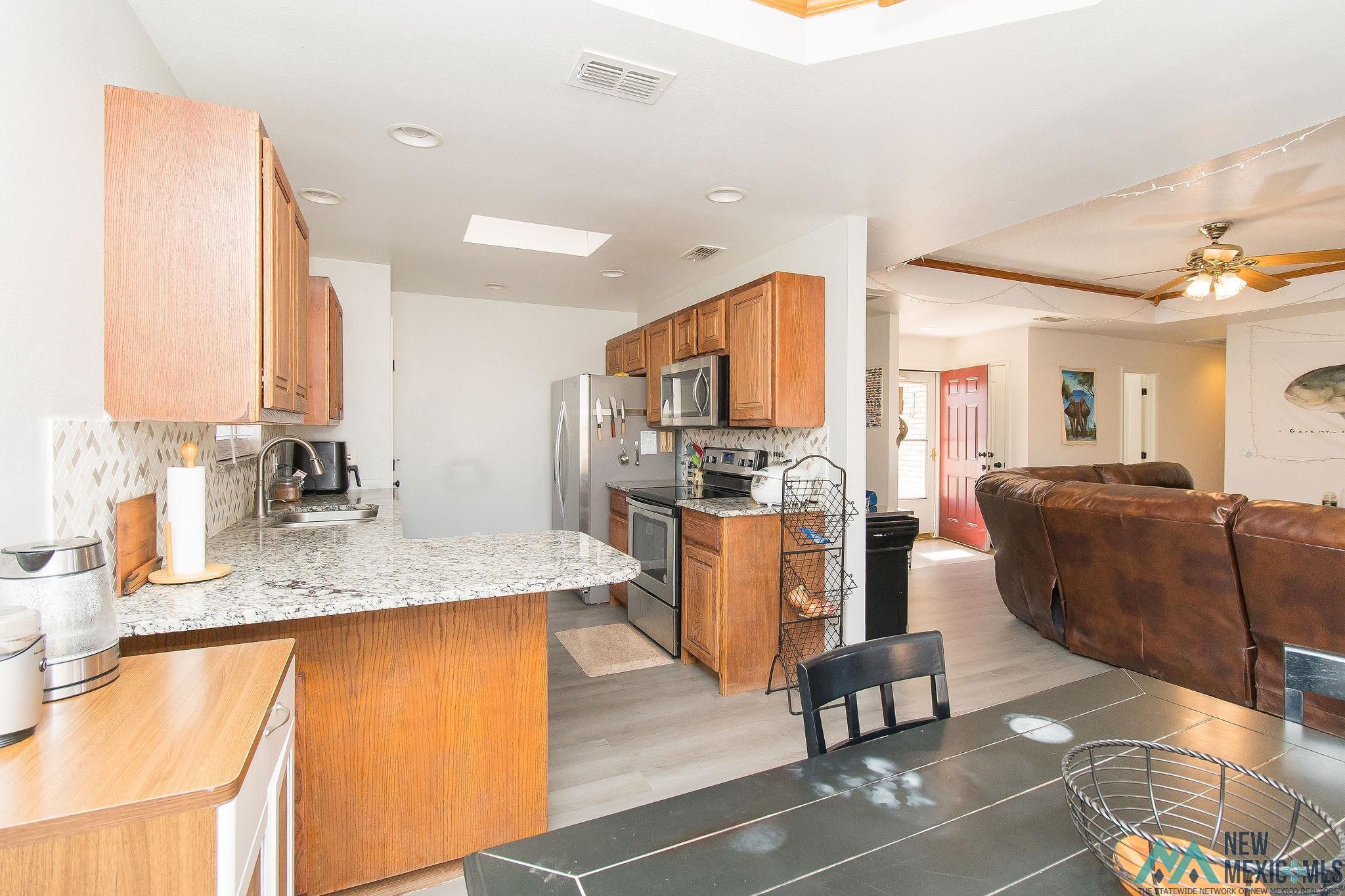 Clovis, New Mexico 88101, United States, 3 Bedrooms Bedrooms, ,2 BathroomsBathrooms,Residential,Pending,31755