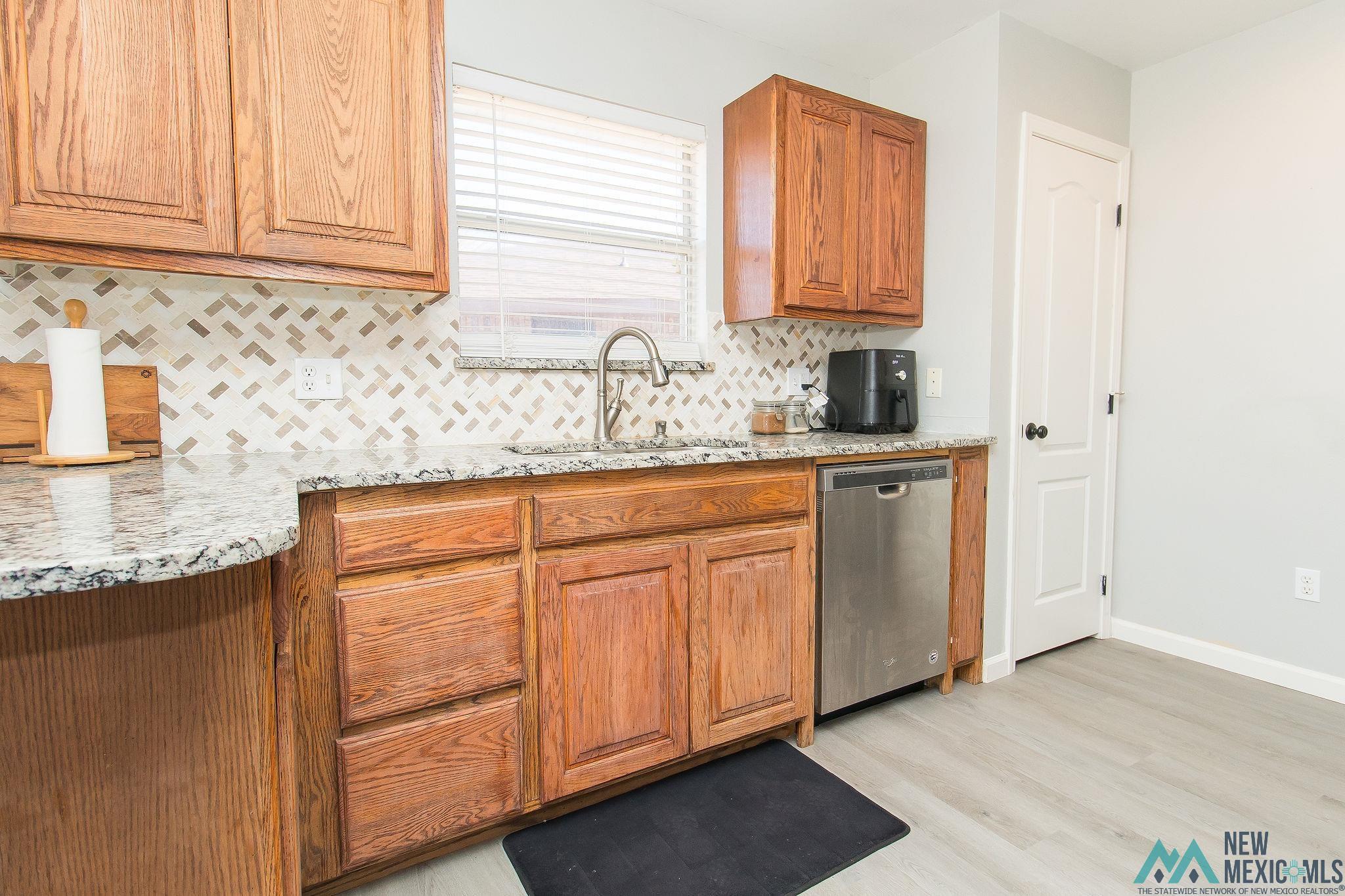 Clovis, New Mexico 88101, United States, 3 Bedrooms Bedrooms, ,2 BathroomsBathrooms,Residential,Pending,31755