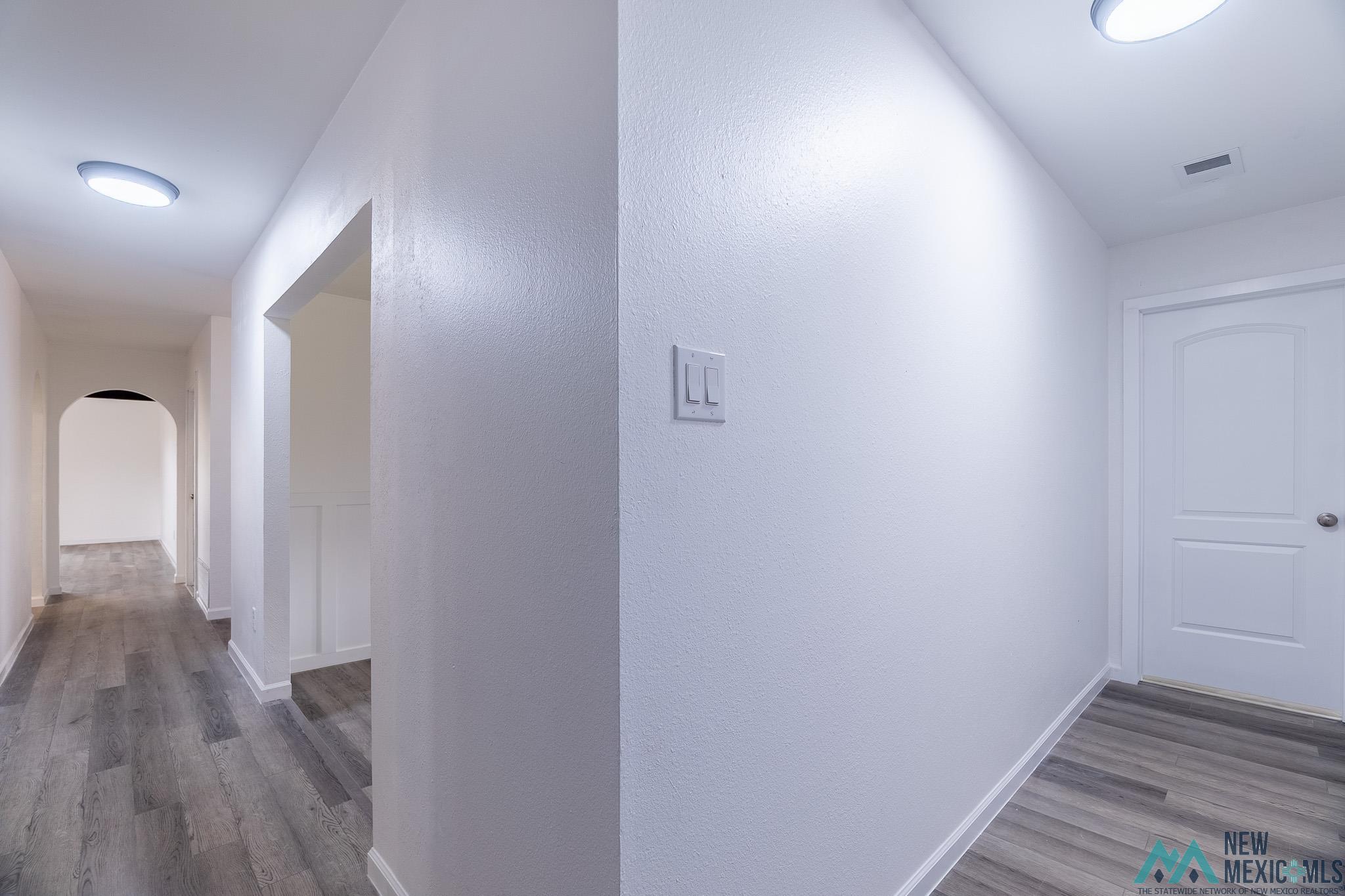 2140 Castle Court, Clovis, Texas image 10