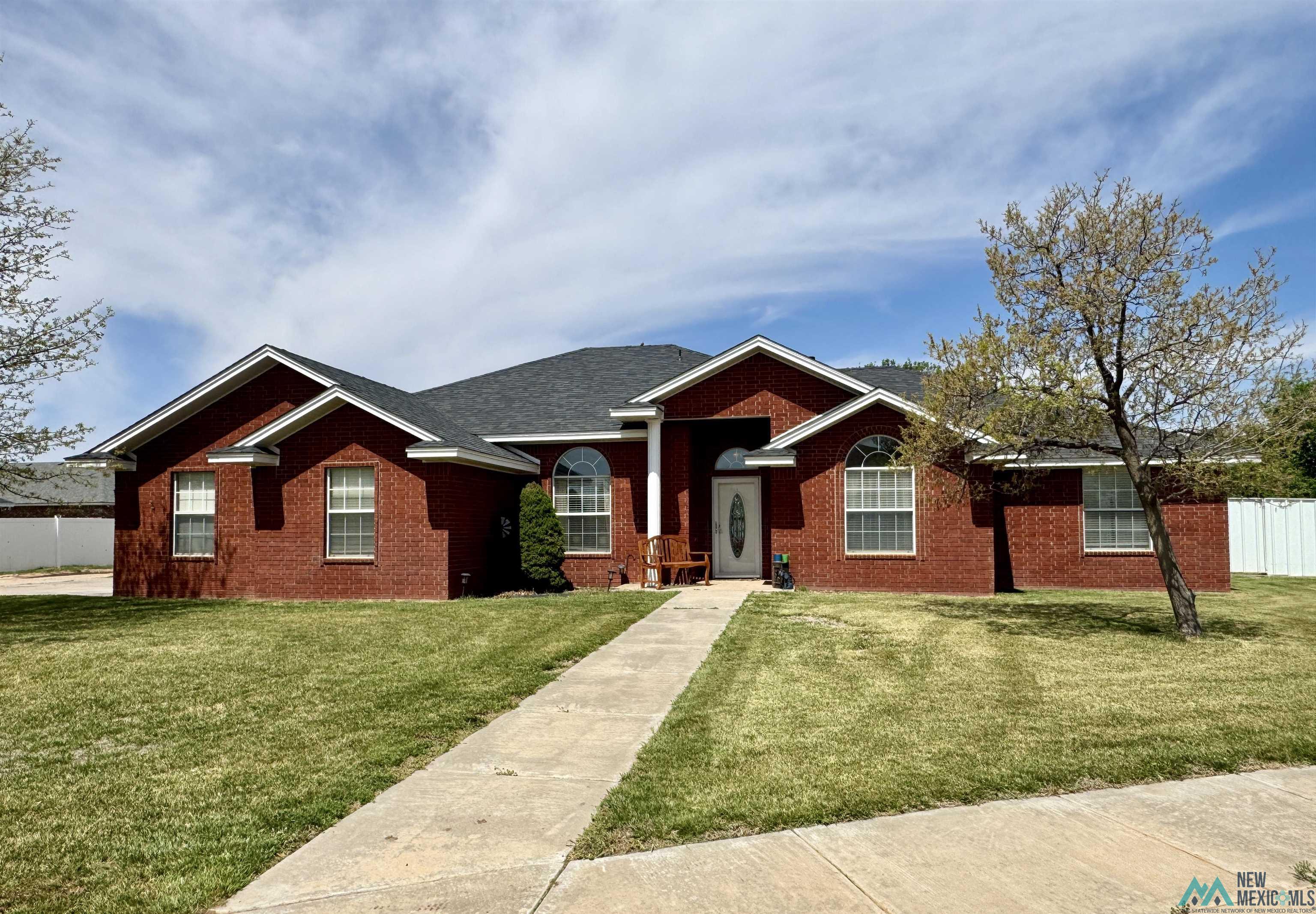 104 Falcon Court, Clovis, Texas image 1