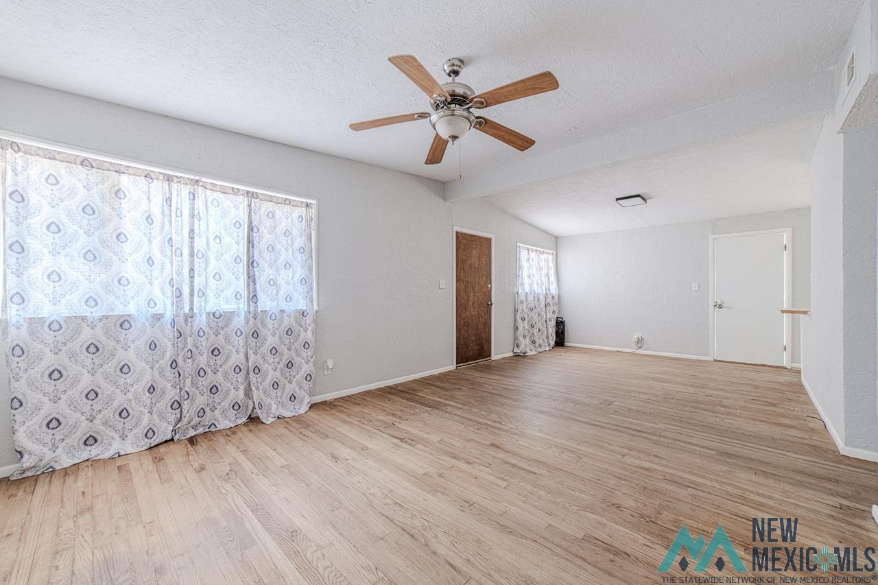 306 W Clayton Street, Lovington, Texas image 4