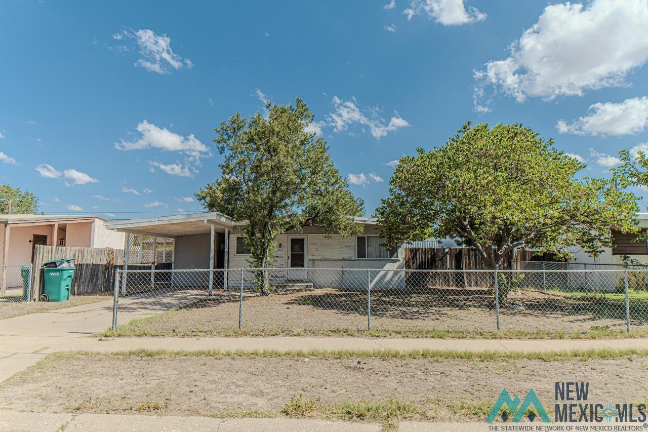 306 W Clayton Street, Lovington, Texas image 3
